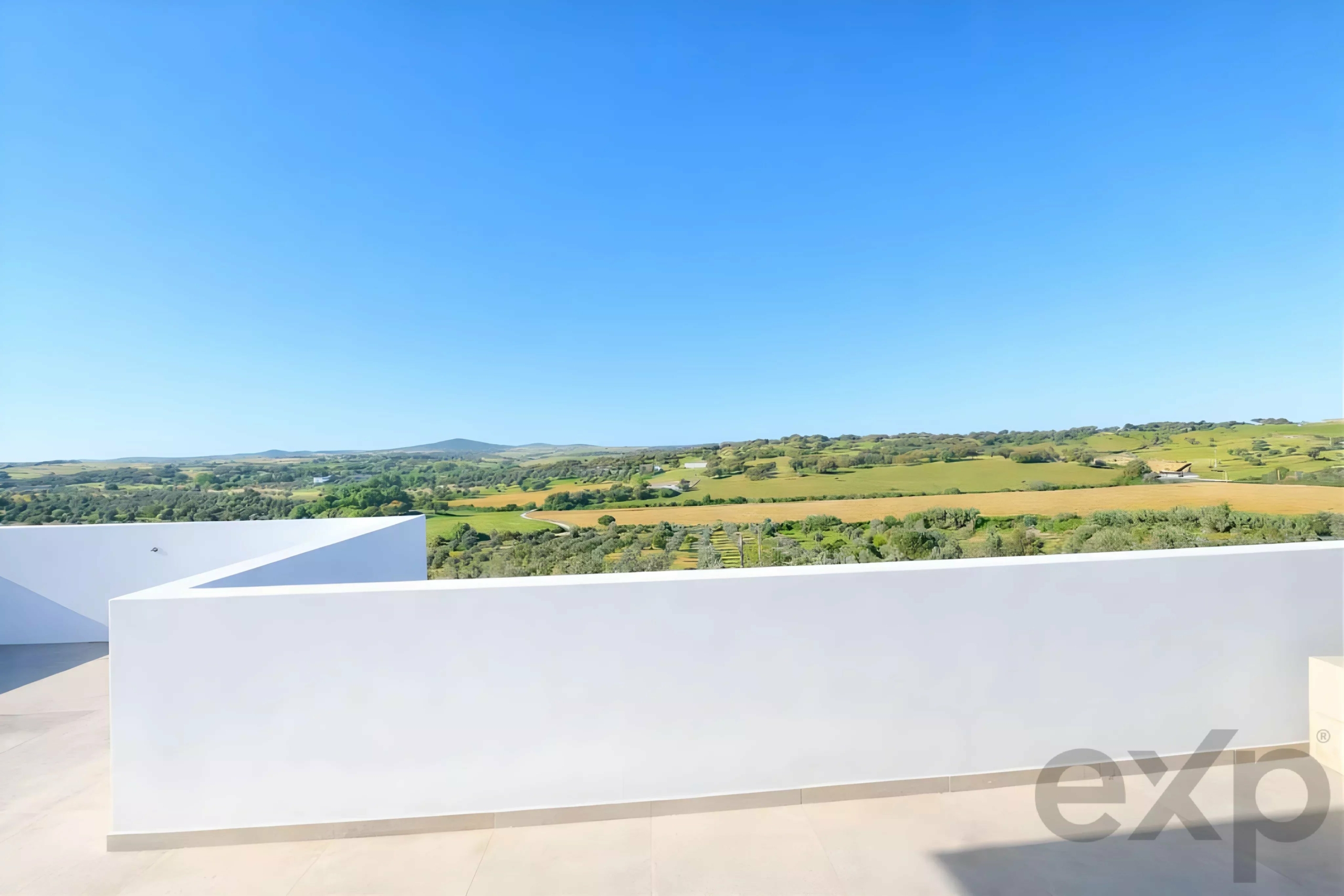 5-Bedroom House in the country side (2 dwellings 3-bedroom + 2-bedroom)
