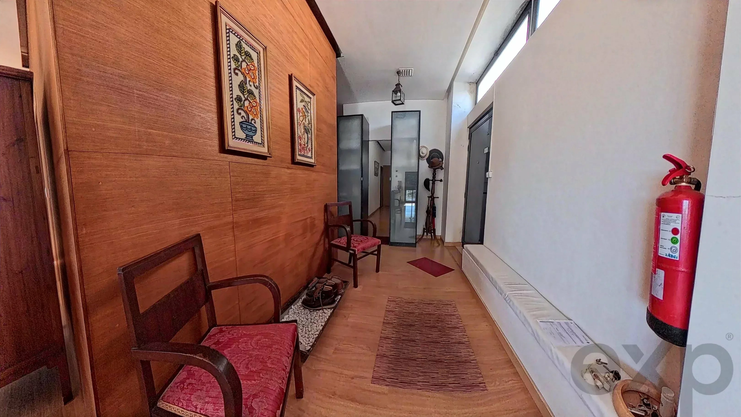 5-Bedroom House in the country side (2 dwellings 3-bedroom + 2-bedroom)