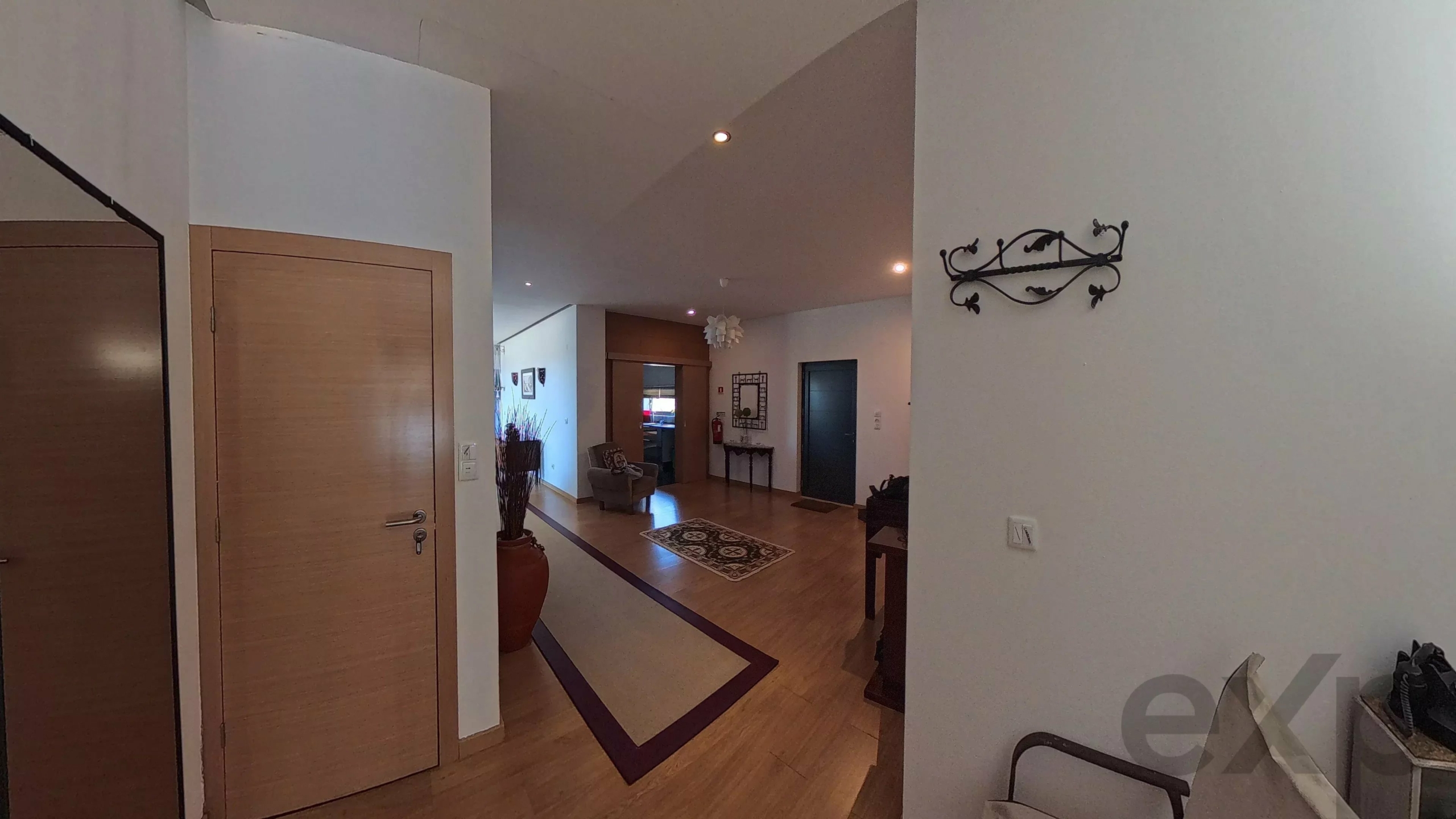 5-Bedroom House in the country side (2 dwellings 3-bedroom + 2-bedroom)