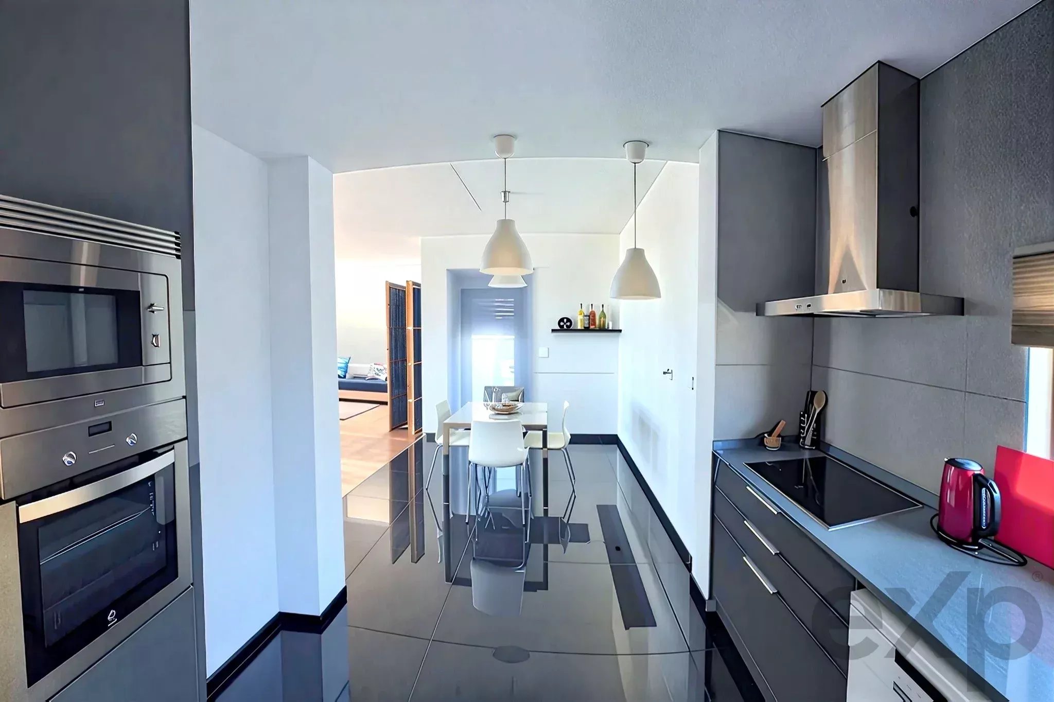 5-Bedroom House in the country side (2 dwellings 3-bedroom + 2-bedroom)