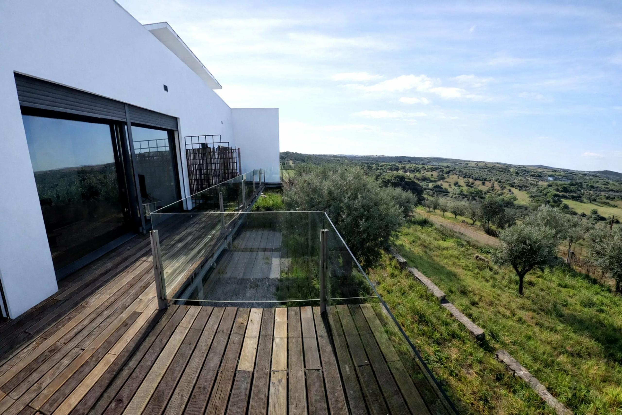 5-Bedroom House in the country side (2 dwellings 3-bedroom + 2-bedroom)