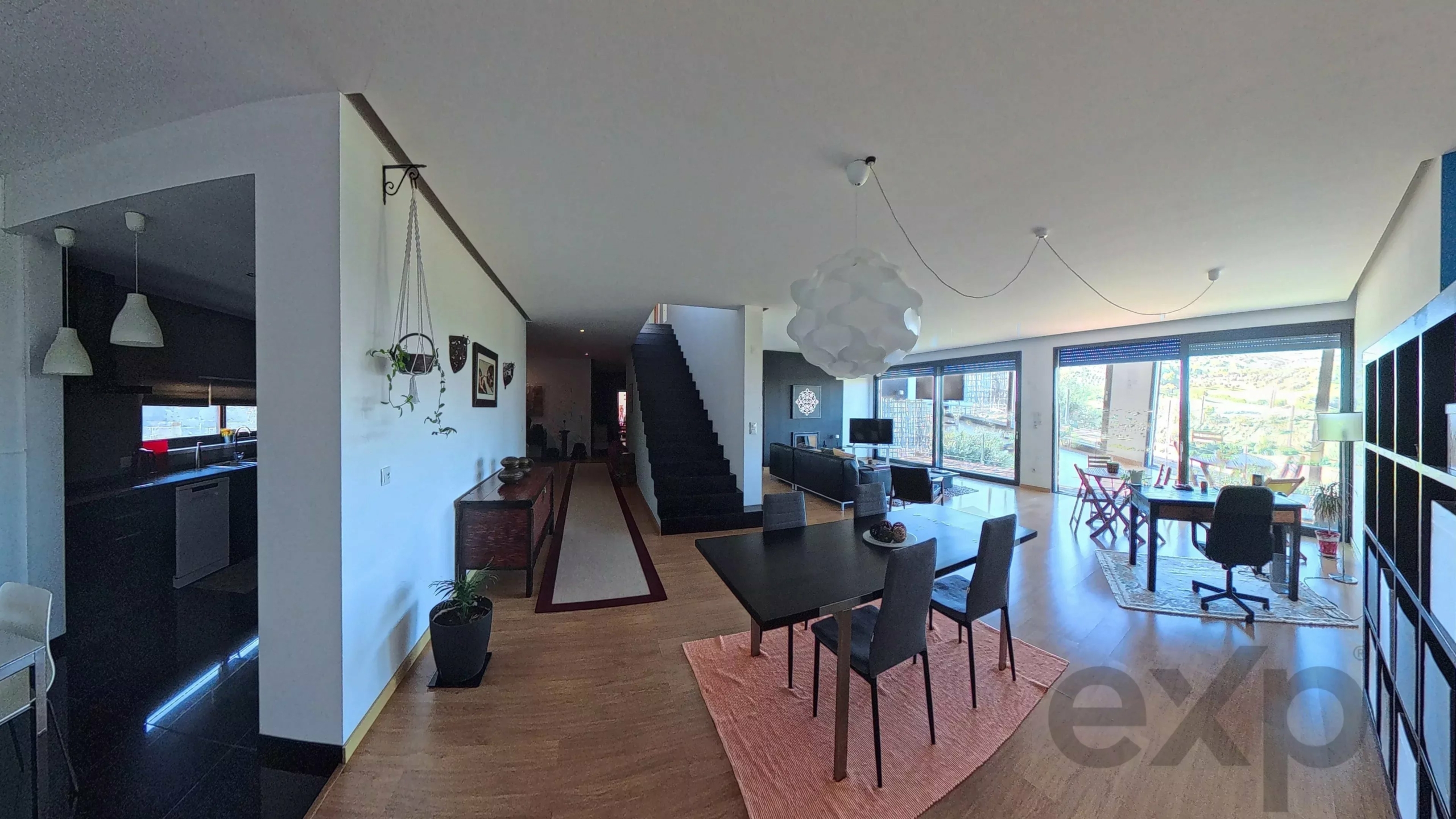 5-Bedroom House in the country side (2 dwellings 3-bedroom + 2-bedroom)