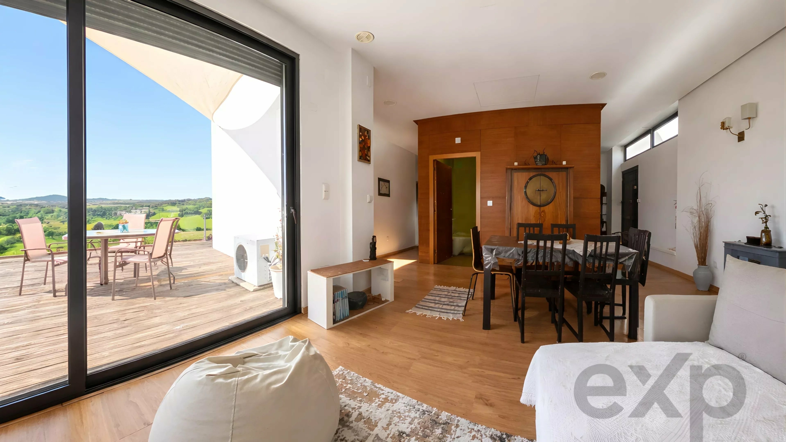 5-Bedroom House in the country side (2 dwellings 3-bedroom + 2-bedroom)