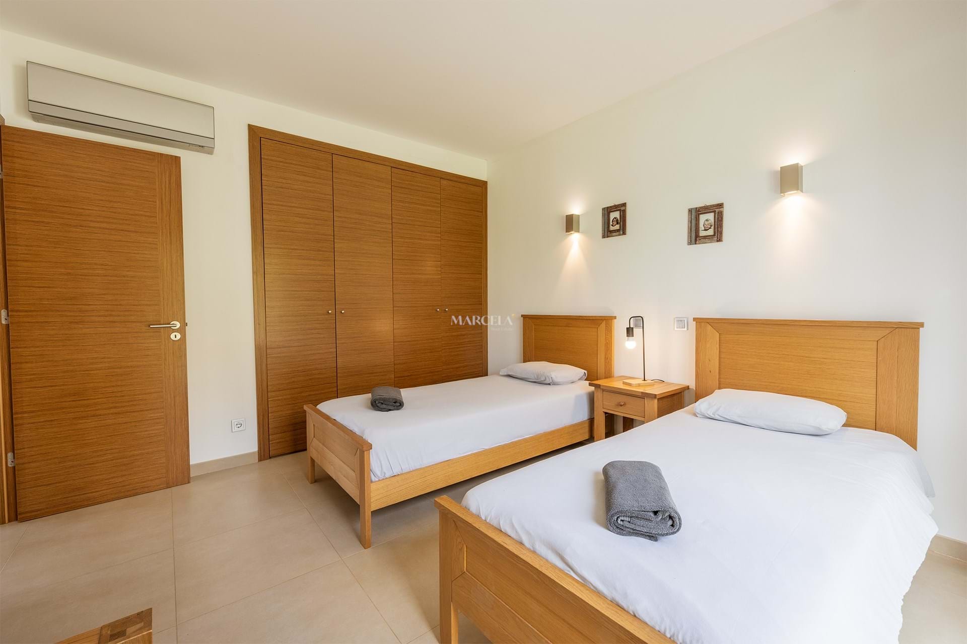 Villa Porto Dona Maria Luz 22 Modern 4 bedroom villa with sea view and pool in Luz