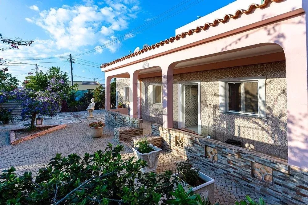 2-bedr. house on 658m2 plot next to Ria Formosa