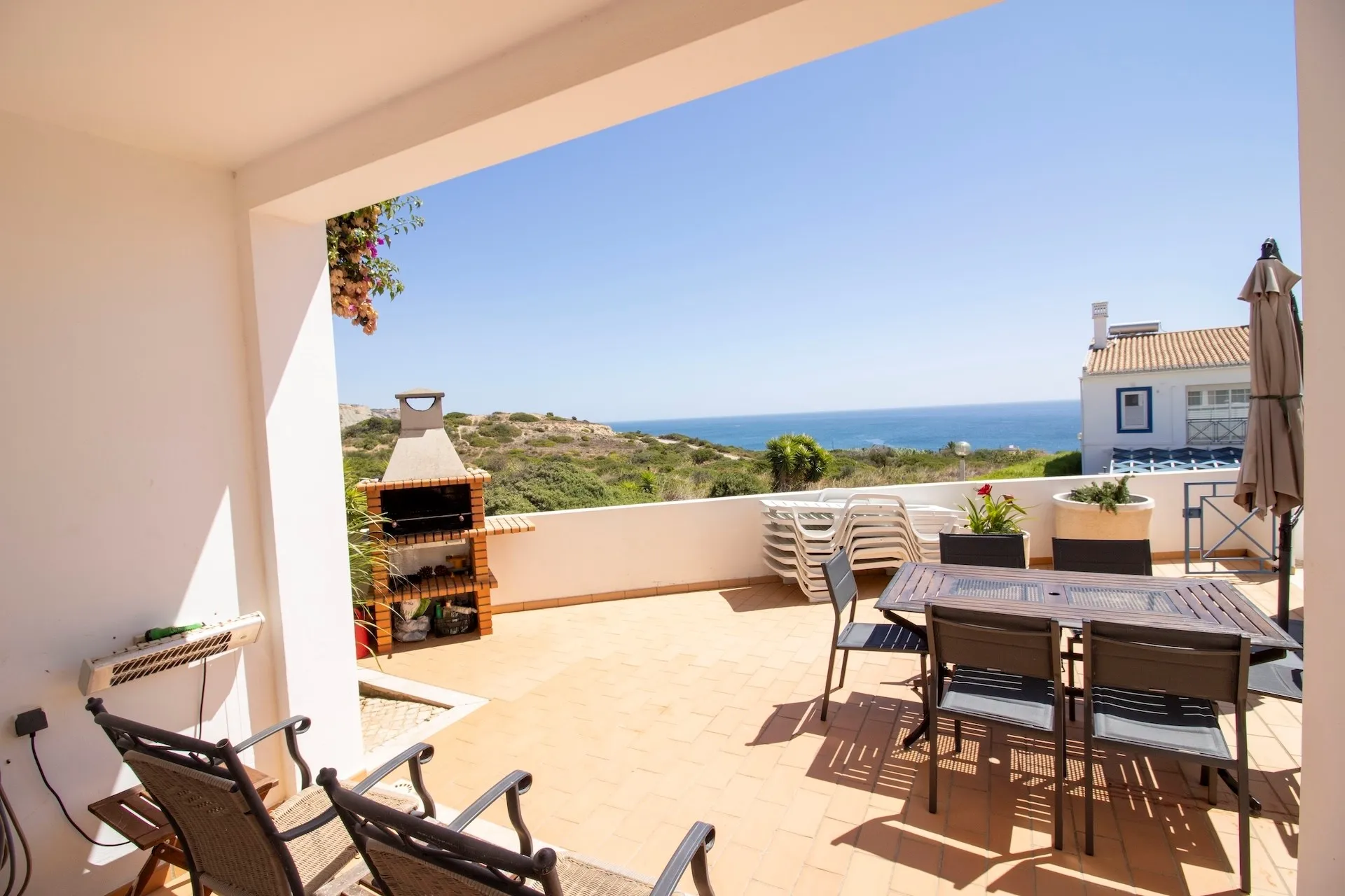 21_50f93caf-1866-40c2-94f0-2e72a9978432 Sea-View Four-Bed House, Short Walk to Praia da Luz Beach