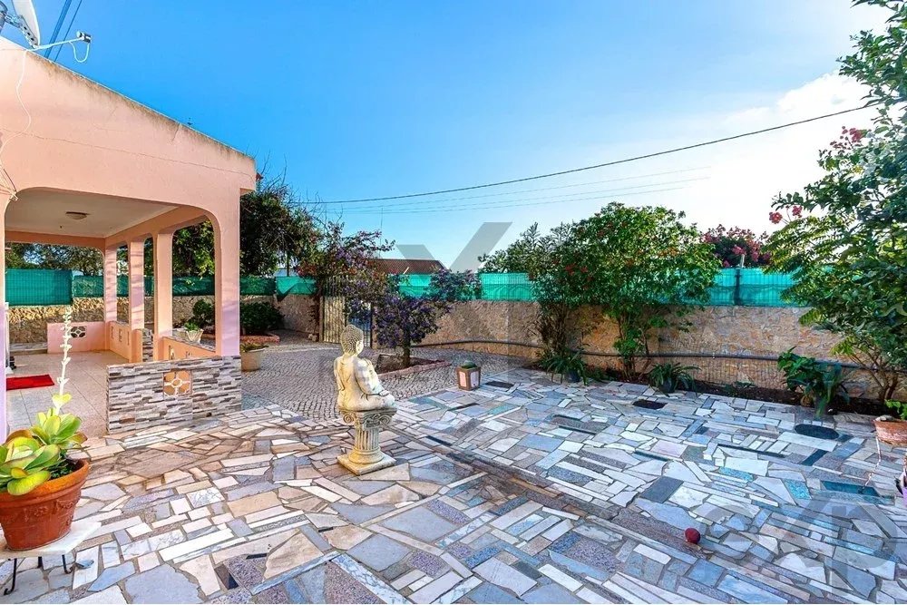 2-bedr. house on 658m2 plot next to Ria Formosa