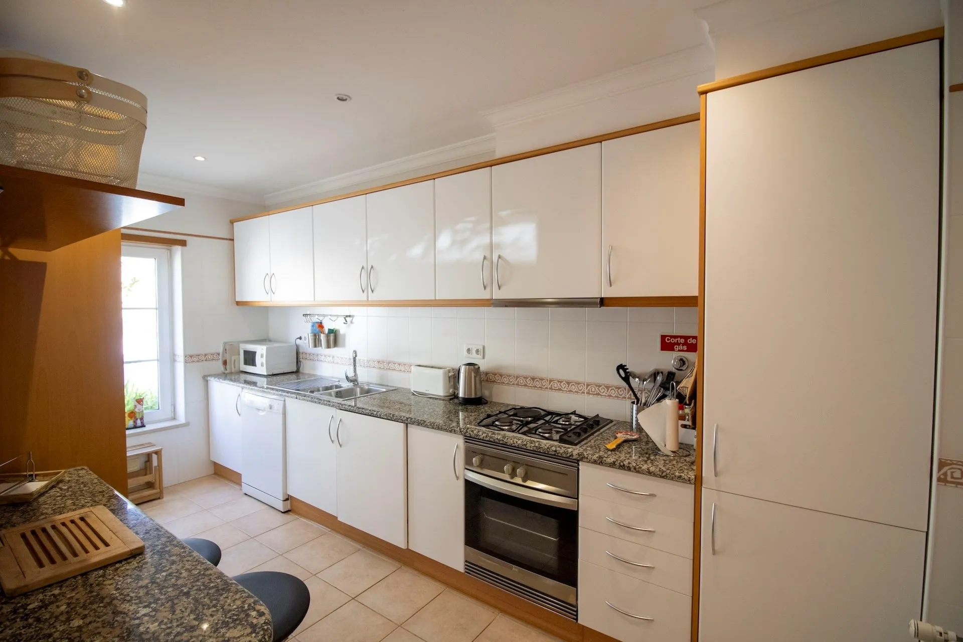 26_c2cc067e-01e7-414b-9e97-3d1531614f8c Sea-View Four-Bed House, Short Walk to Praia da Luz Beach