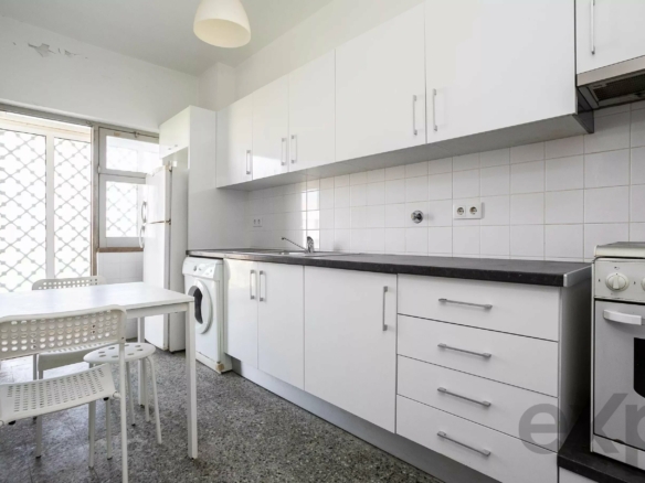 Two-Bedroom Apartment in the Centre of Tavira, in Need of Renovation