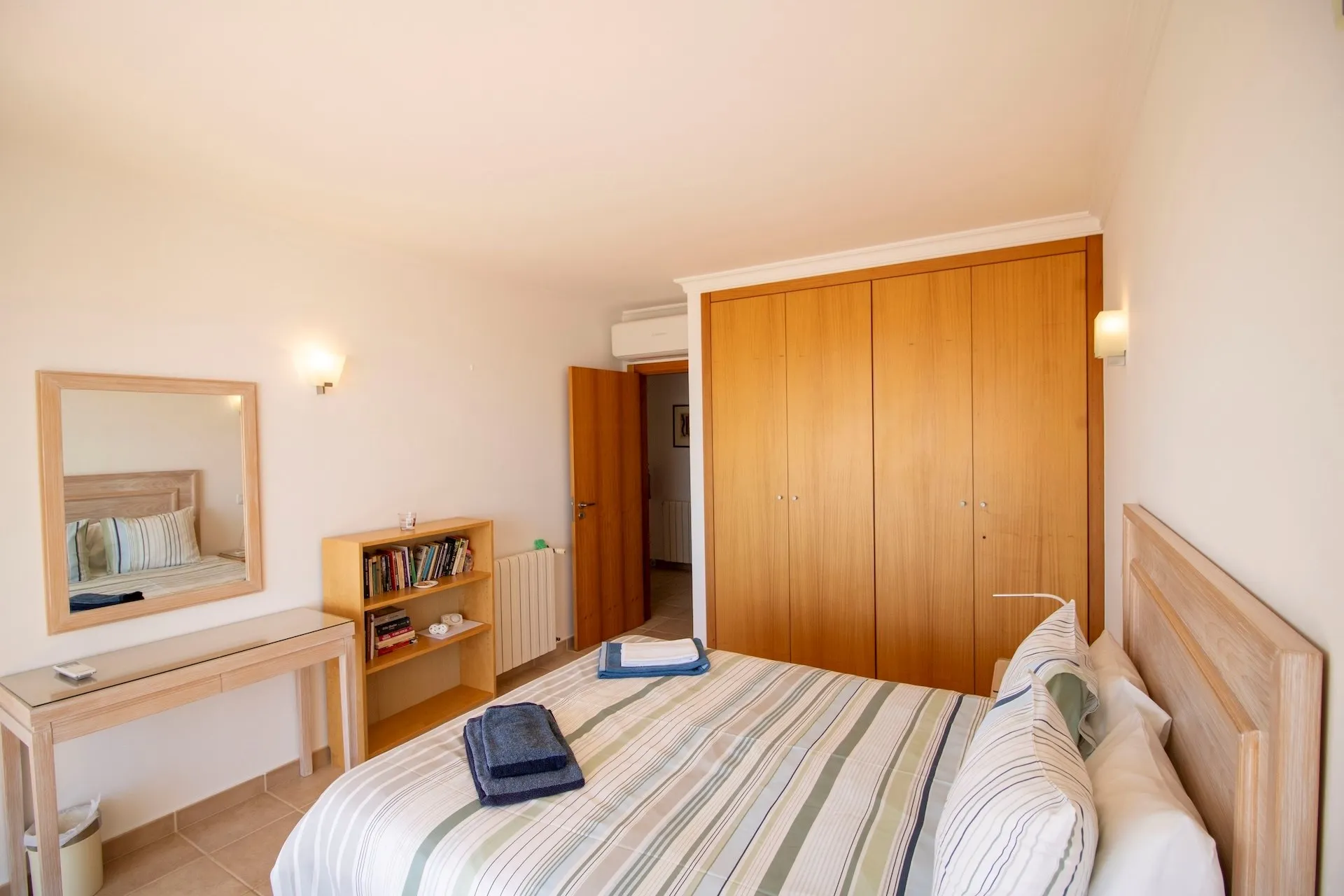 38_f9a9df3e-257a-447d-a005-1f997528b81e Sea-View Four-Bed House, Short Walk to Praia da Luz Beach