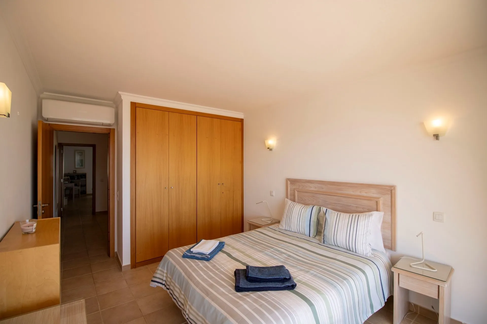 39_dfbbc859-669e-41f0-85ef-904aef6afd1e Sea-View Four-Bed House, Short Walk to Praia da Luz Beach
