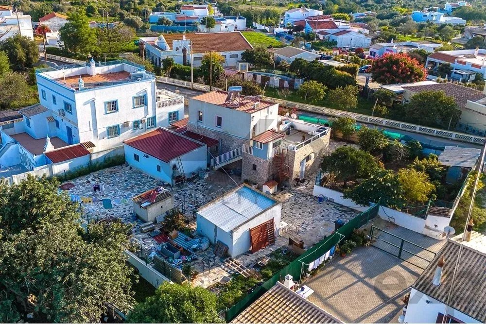 2-bedr. house on 658m2 plot next to Ria Formosa