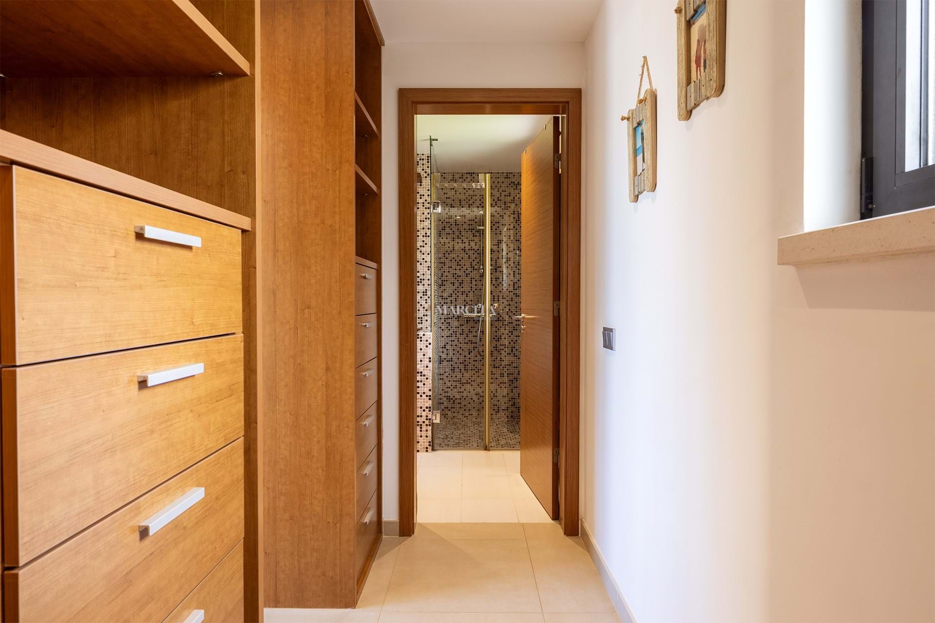 Villa Porto Dona Maria Luz 27 Modern 4 bedroom villa with sea view and pool in Luz
