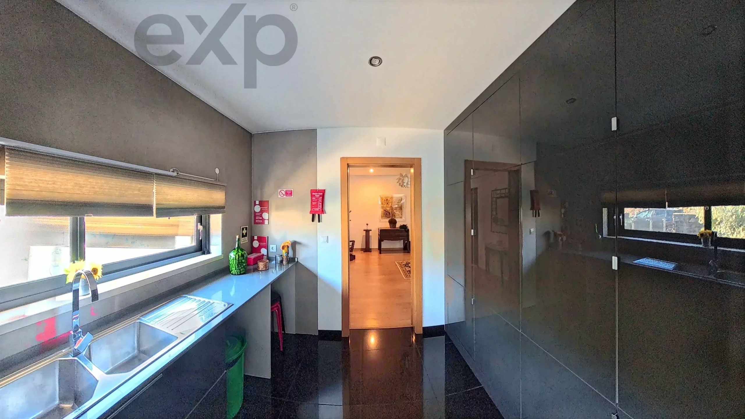 5-Bedroom House in the country side (2 dwellings 3-bedroom + 2-bedroom)