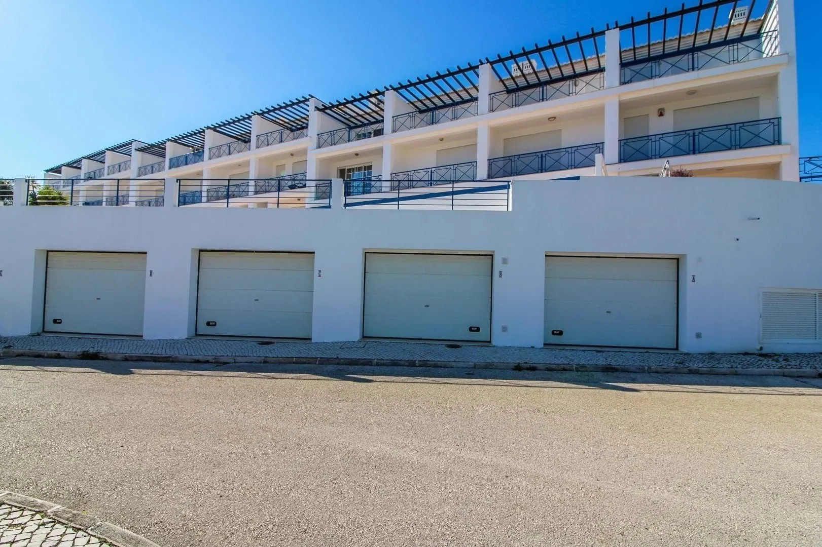 46_f9878495-b23c-4a2e-b6ae-72f1de454100 Sea-View Four-Bed House, Short Walk to Praia da Luz Beach