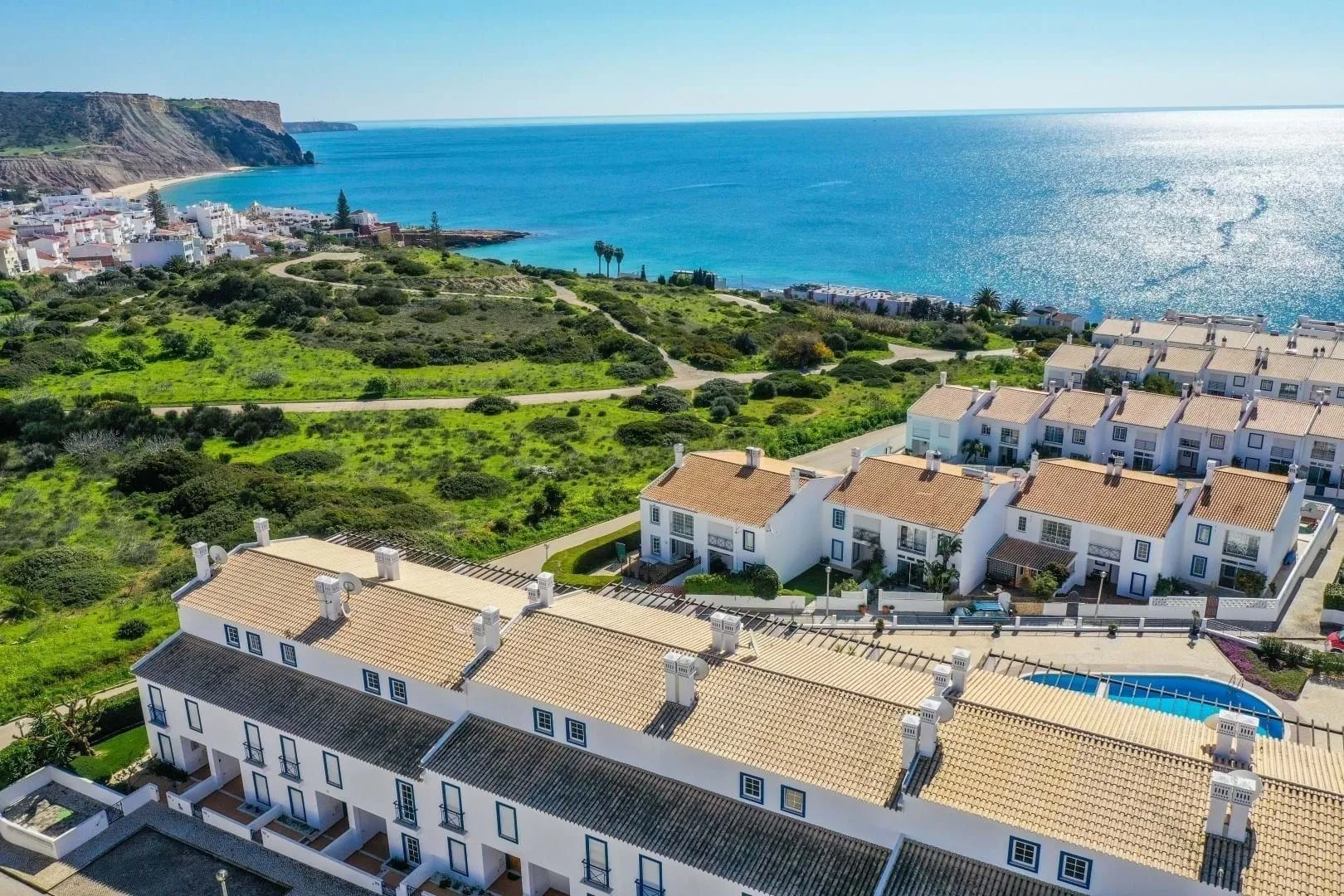 48_b8639756-f1b9-4c4c-afb1-5aee5f959f9f Sea-View Four-Bed House, Short Walk to Praia da Luz Beach