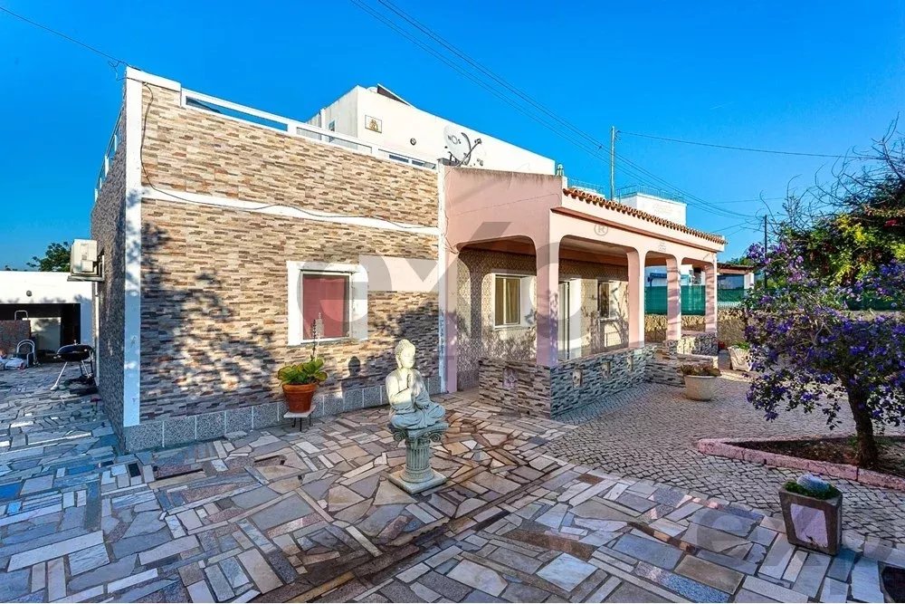 2-bedr. house on 658m2 plot next to Ria Formosa
