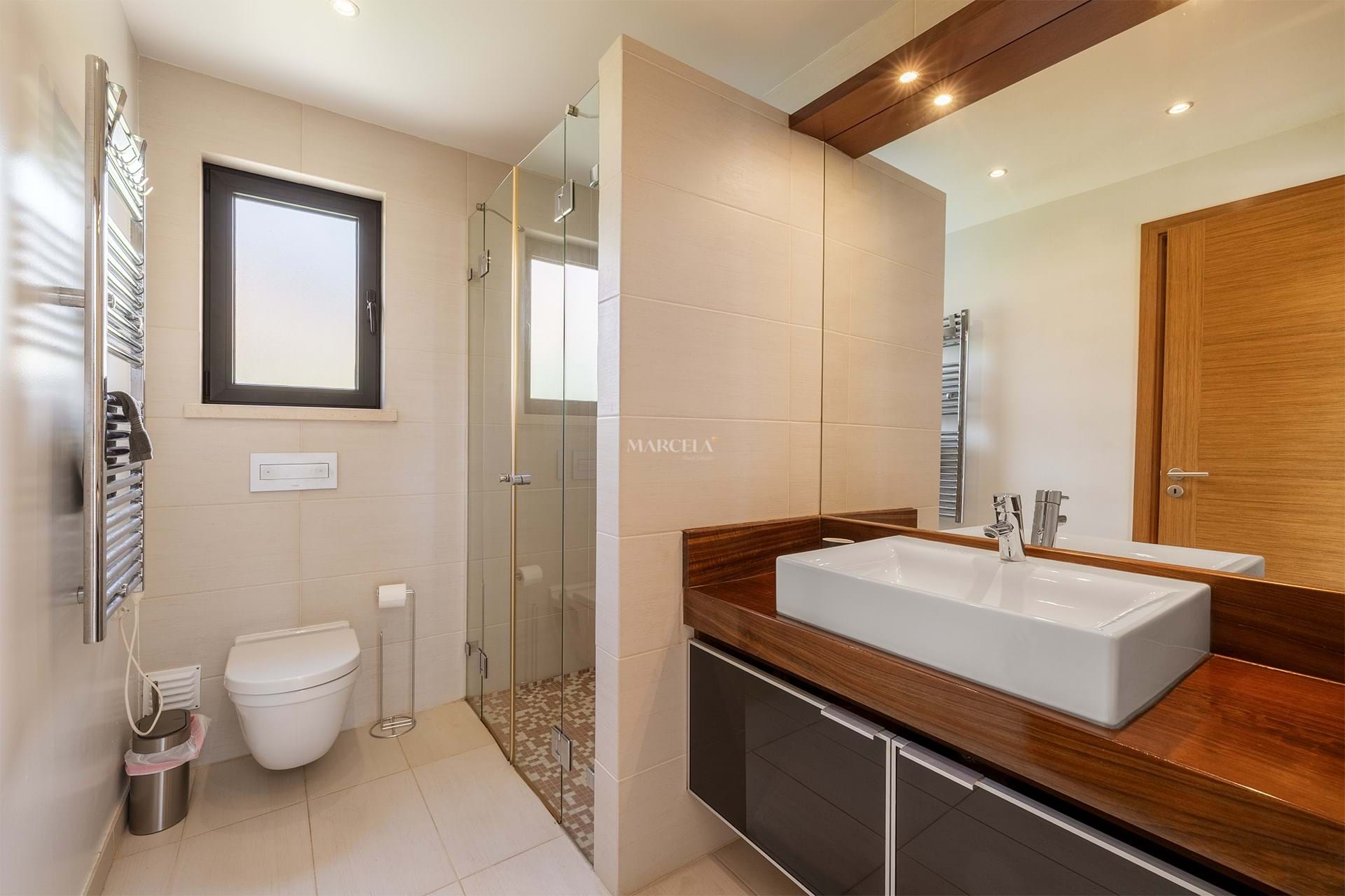 Villa Porto Dona Maria Luz 24 Modern 4 bedroom villa with sea view and pool in Luz