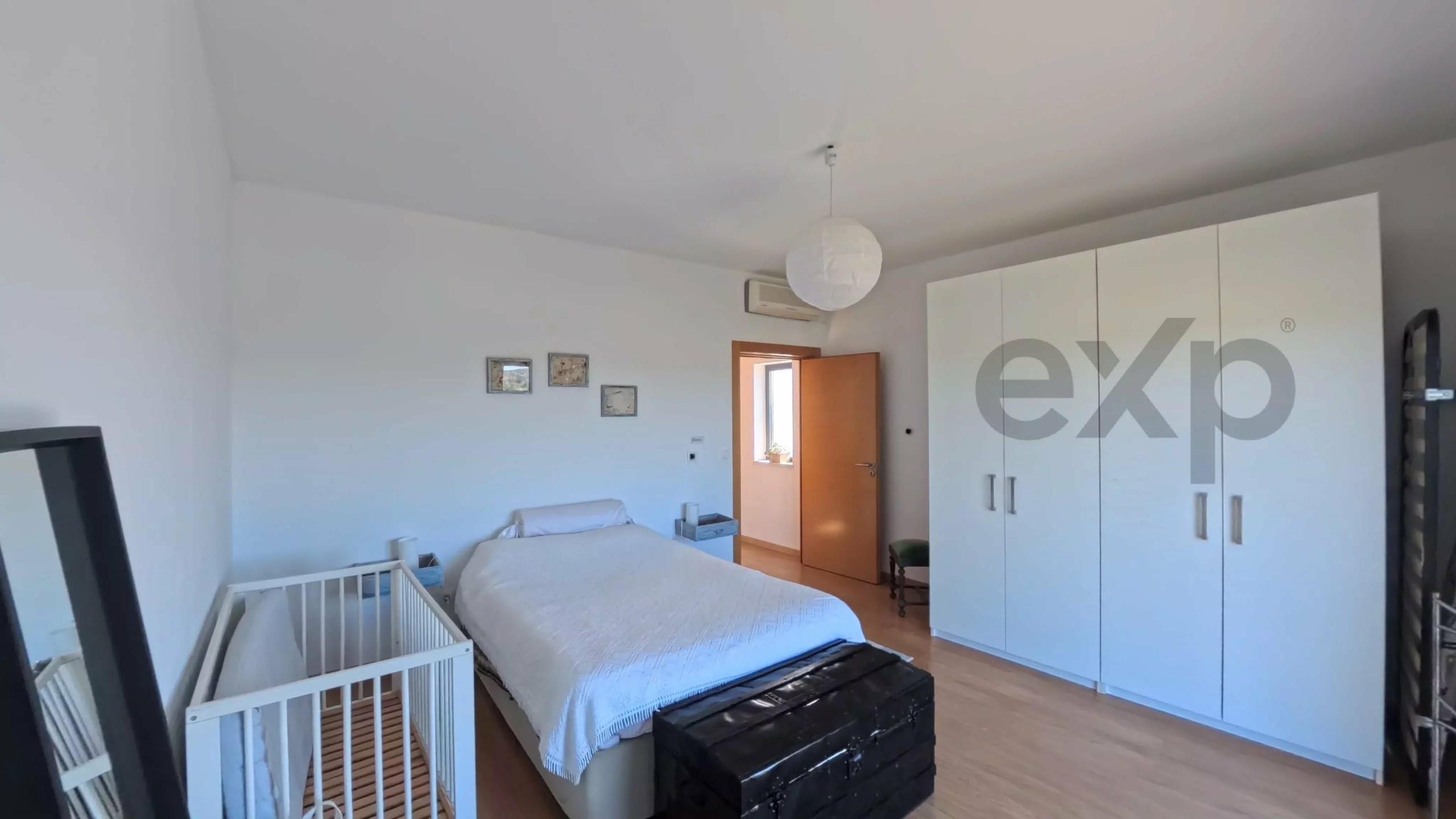 5-Bedroom House in the country side (2 dwellings 3-bedroom + 2-bedroom)