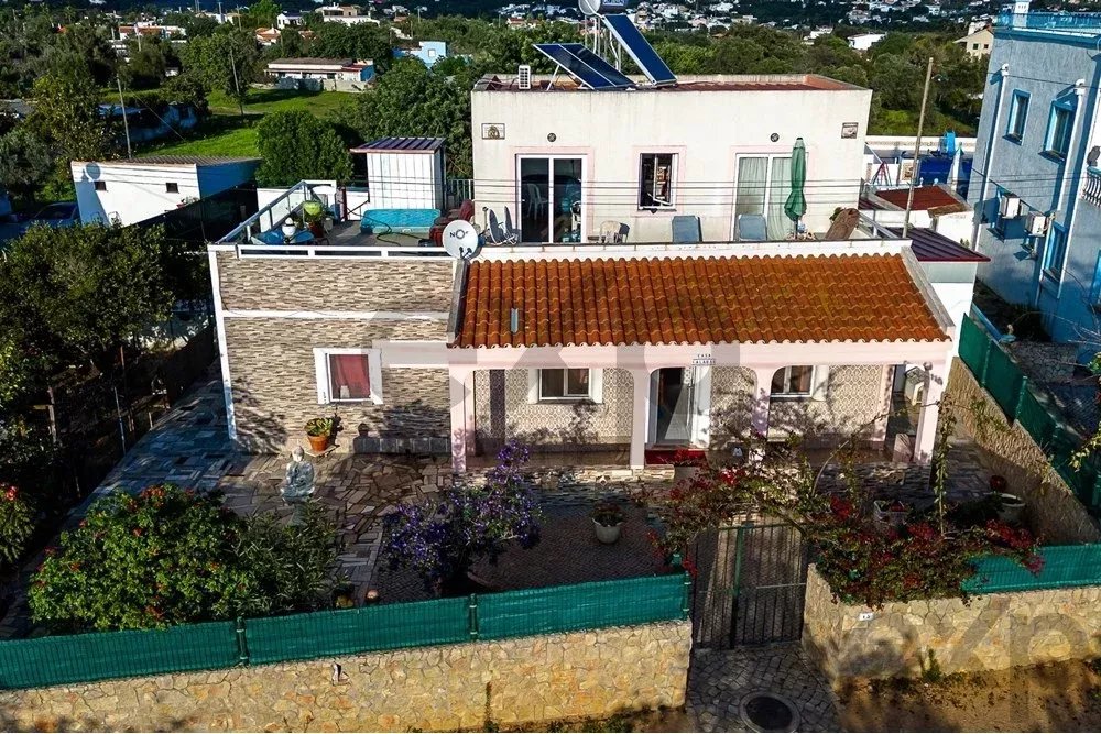2-bedr. house on 658m2 plot next to Ria Formosa
