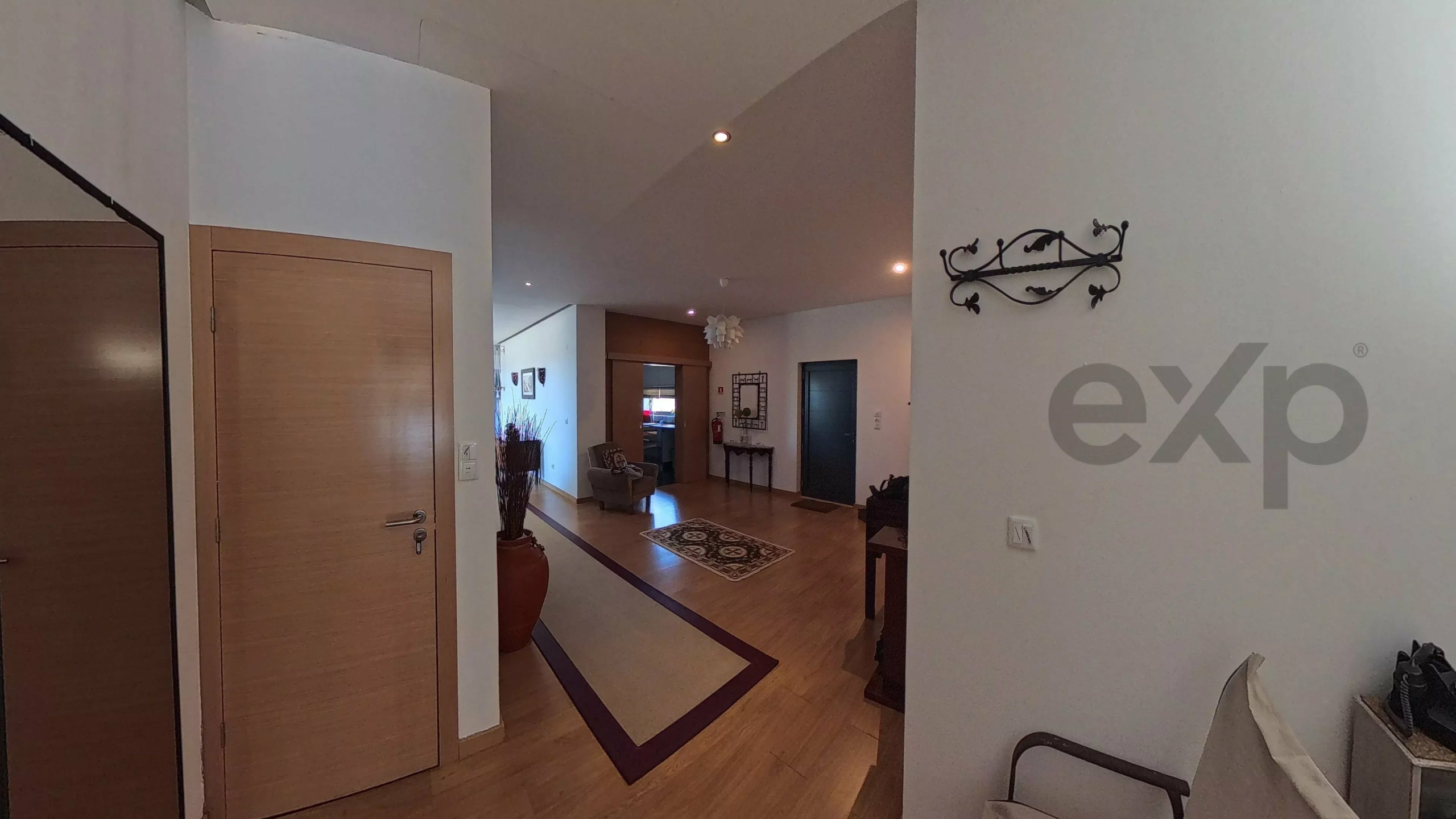 5-Bedroom House in the country side (2 dwellings 3-bedroom + 2-bedroom)