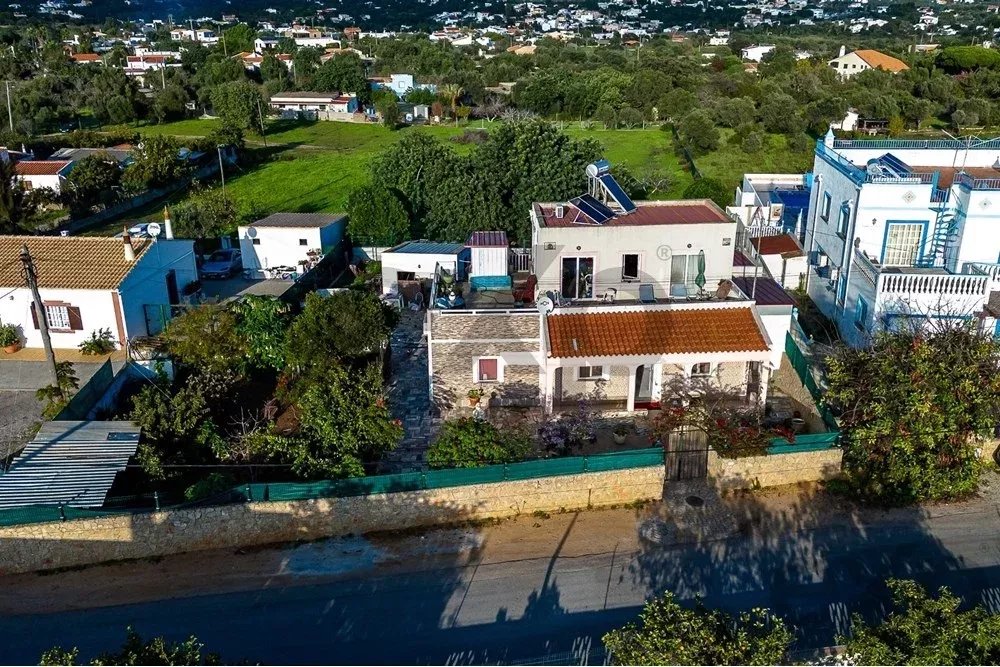 2-bedr. house on 658m2 plot next to Ria Formosa