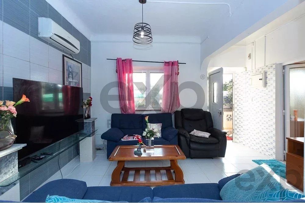 2-bedr. house on 658m2 plot next to Ria Formosa