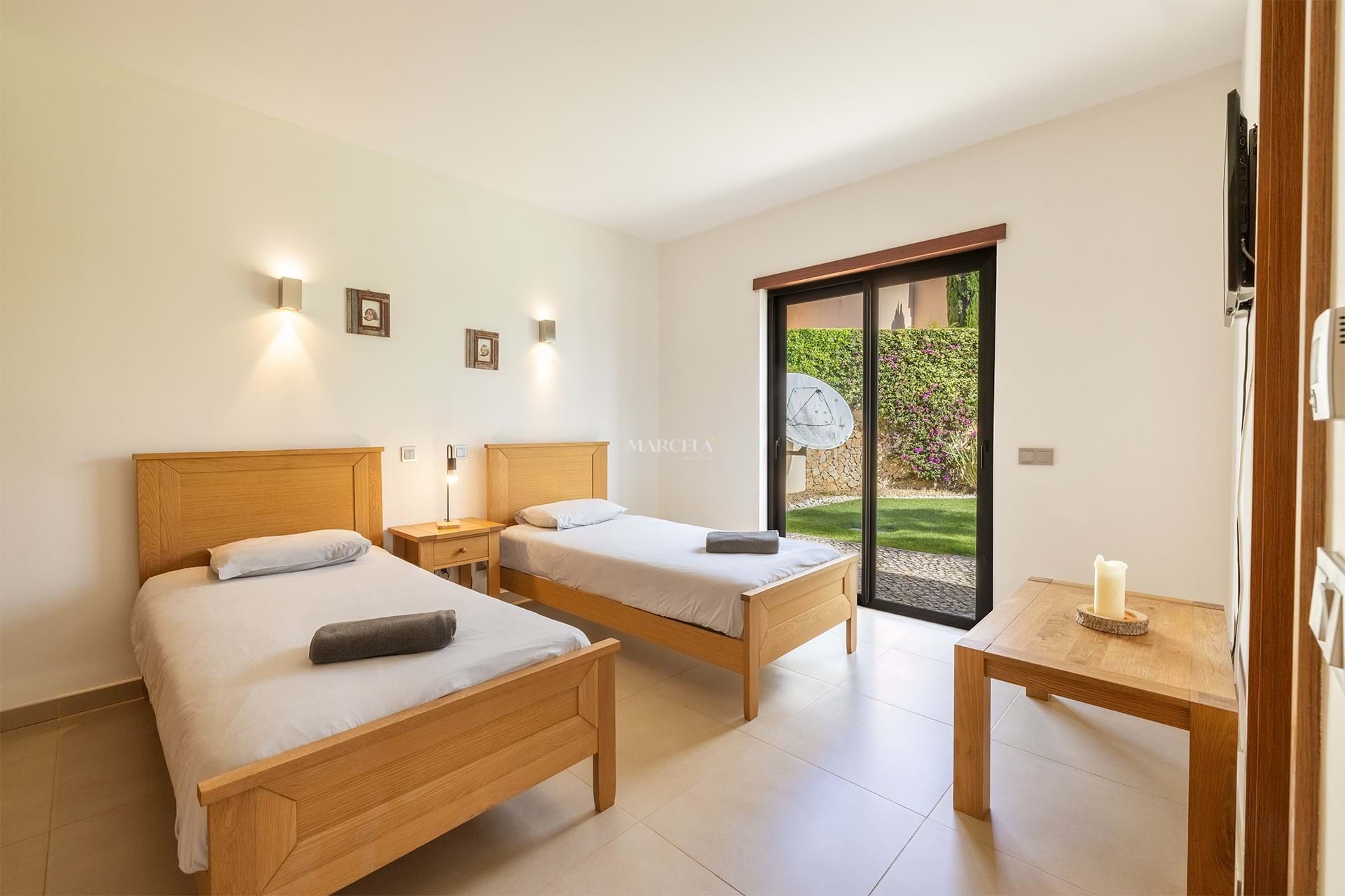 Villa Porto Dona Maria Luz 21 Modern 4 bedroom villa with sea view and pool in Luz