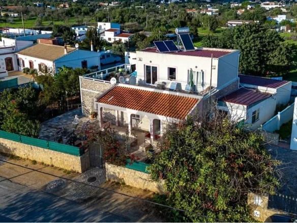 2-bedr. house on 658m2 plot next to Ria Formosa