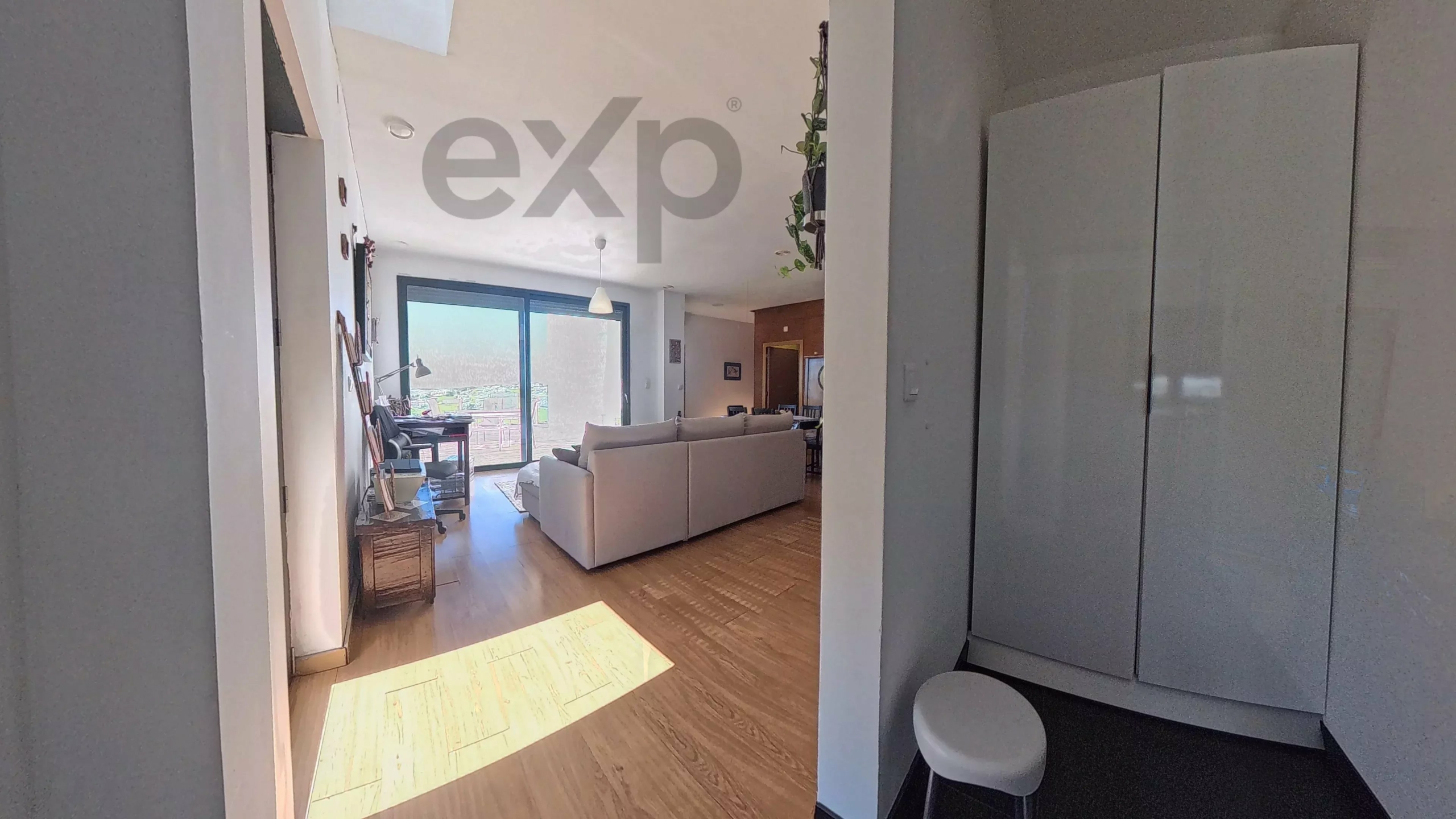 5-Bedroom House in the country side (2 dwellings 3-bedroom + 2-bedroom)