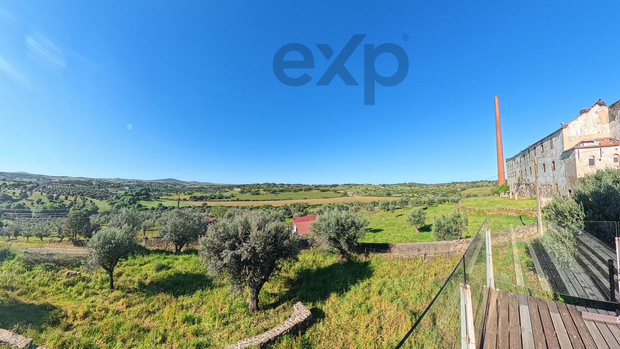 5-Bedroom House in the country side (2 dwellings 3-bedroom + 2-bedroom)