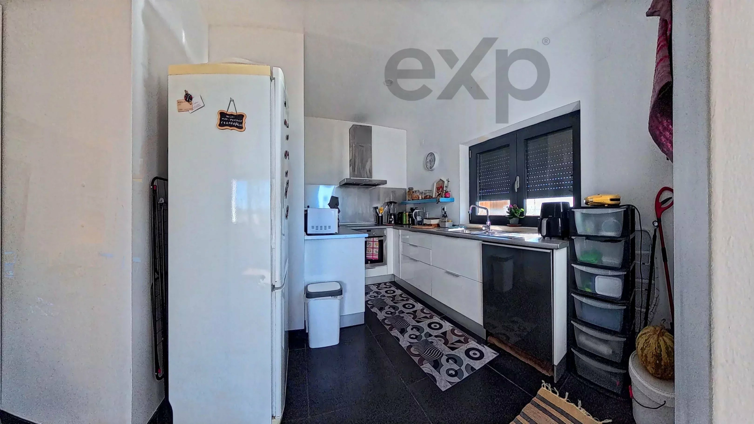 5-Bedroom House in the country side (2 dwellings 3-bedroom + 2-bedroom)