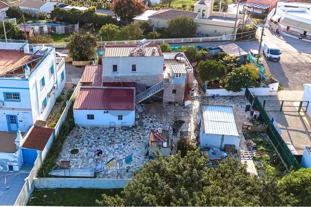 2-bedr. house on 658m2 plot next to Ria Formosa