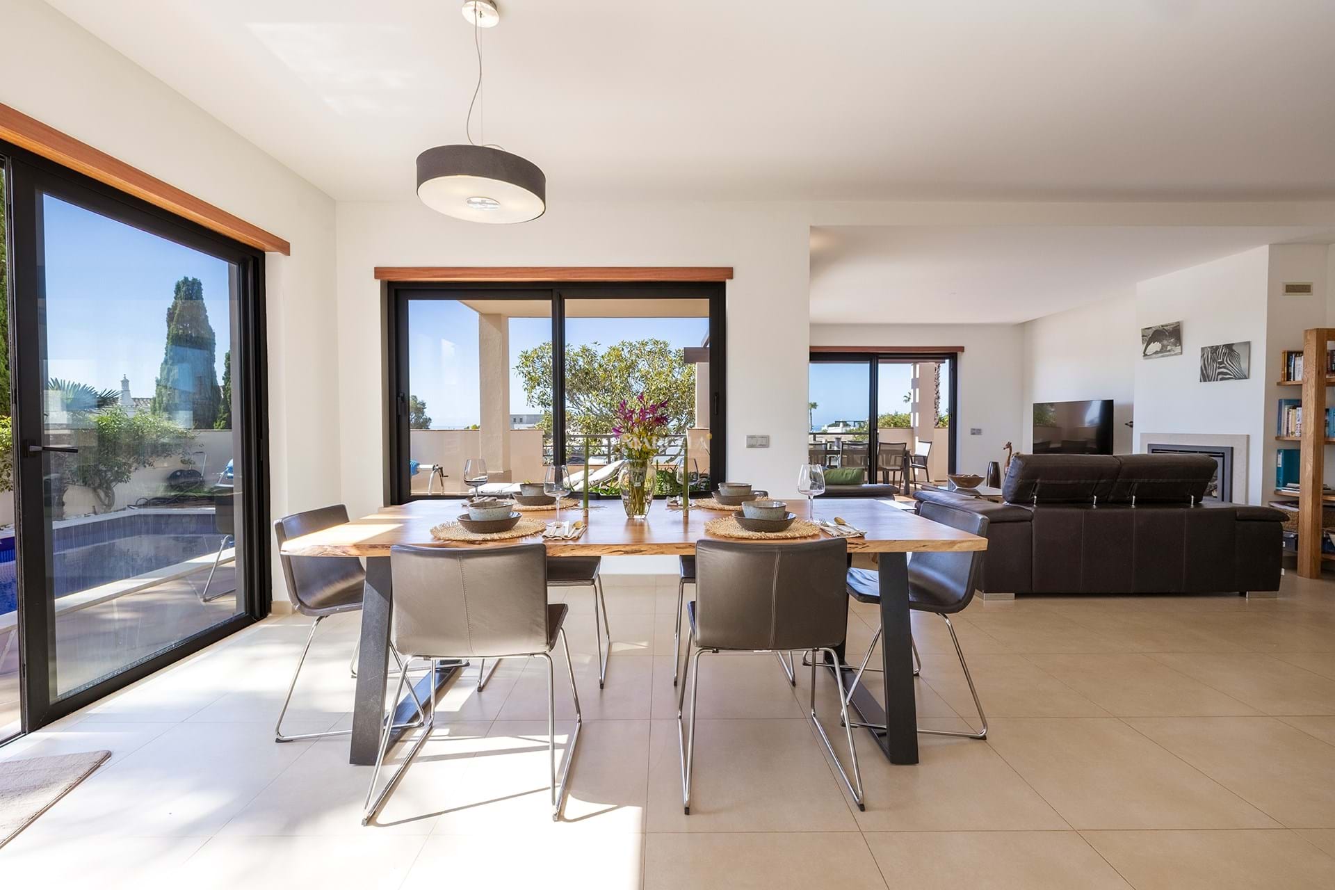 Villa Porto Dona Maria Luz 12 Modern 4 bedroom villa with sea view and pool in Luz