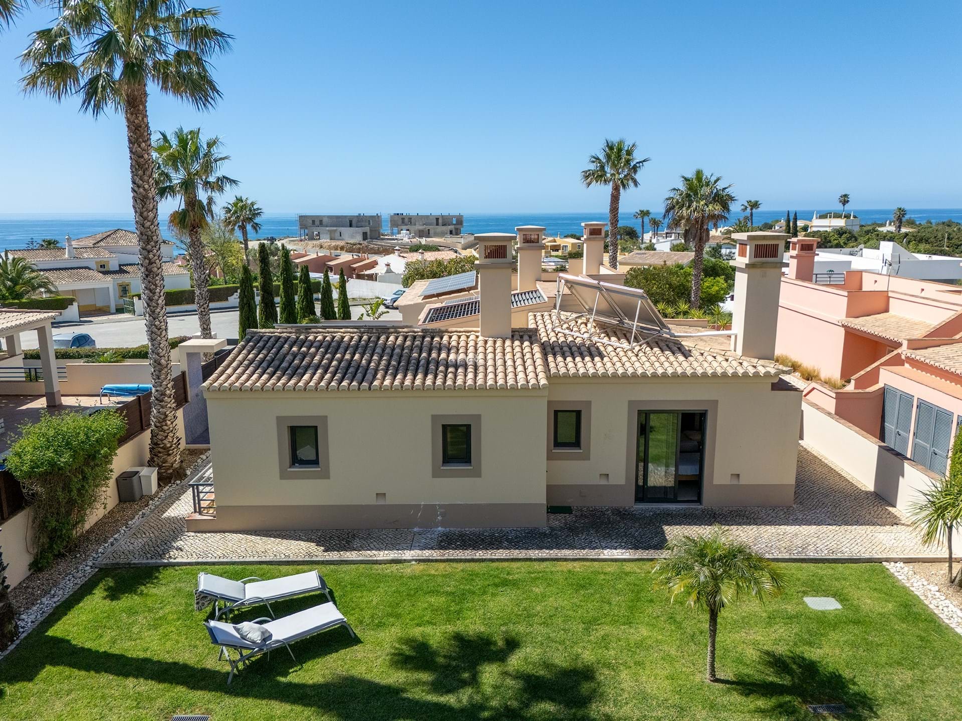 pdm-56 Sea View 4-Bedroom Villa with Heated Pool, Porto Dona Maria, Luz