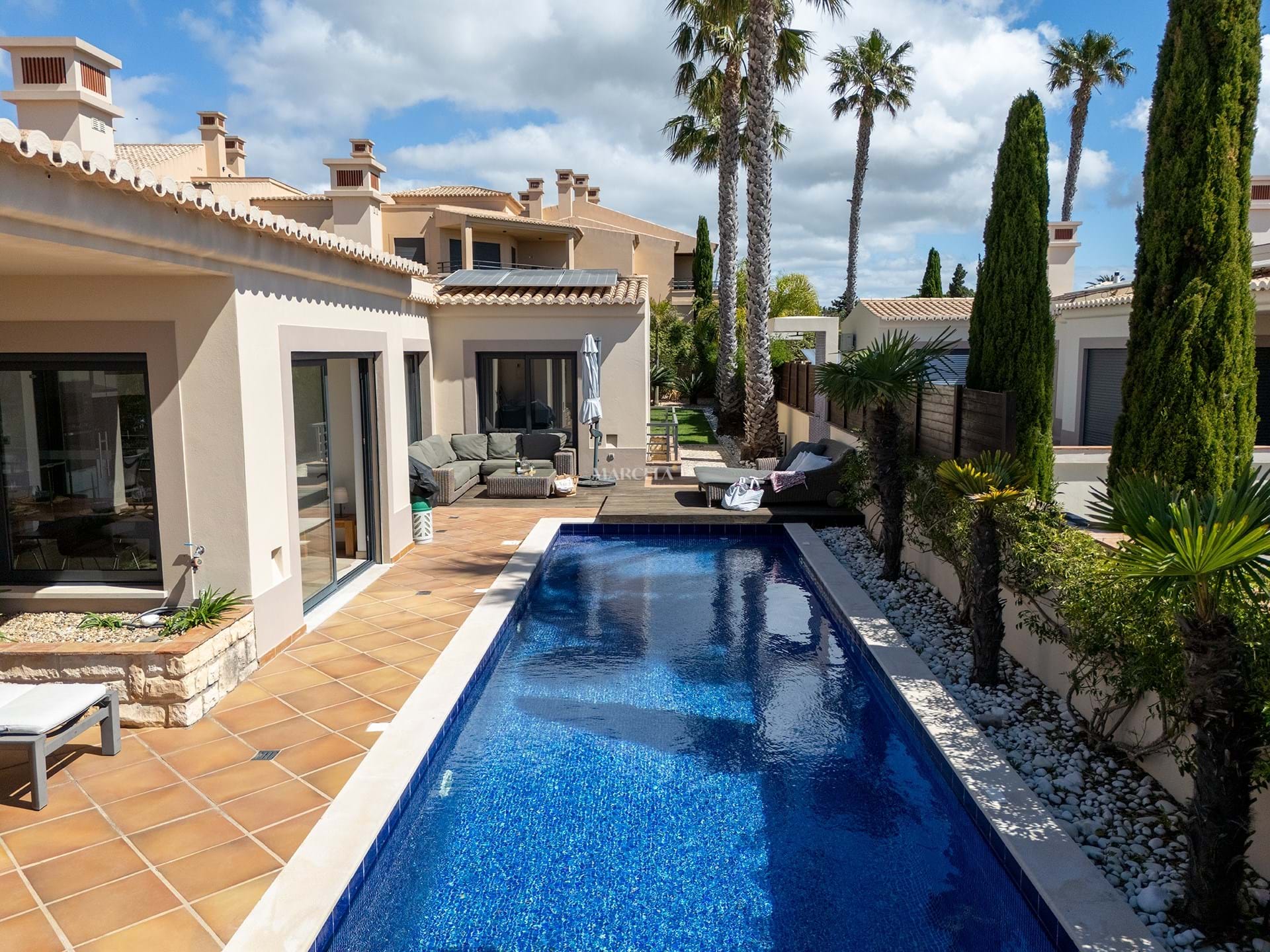 pdm-58 Sea View 4-Bedroom Villa with Heated Pool, Porto Dona Maria, Luz