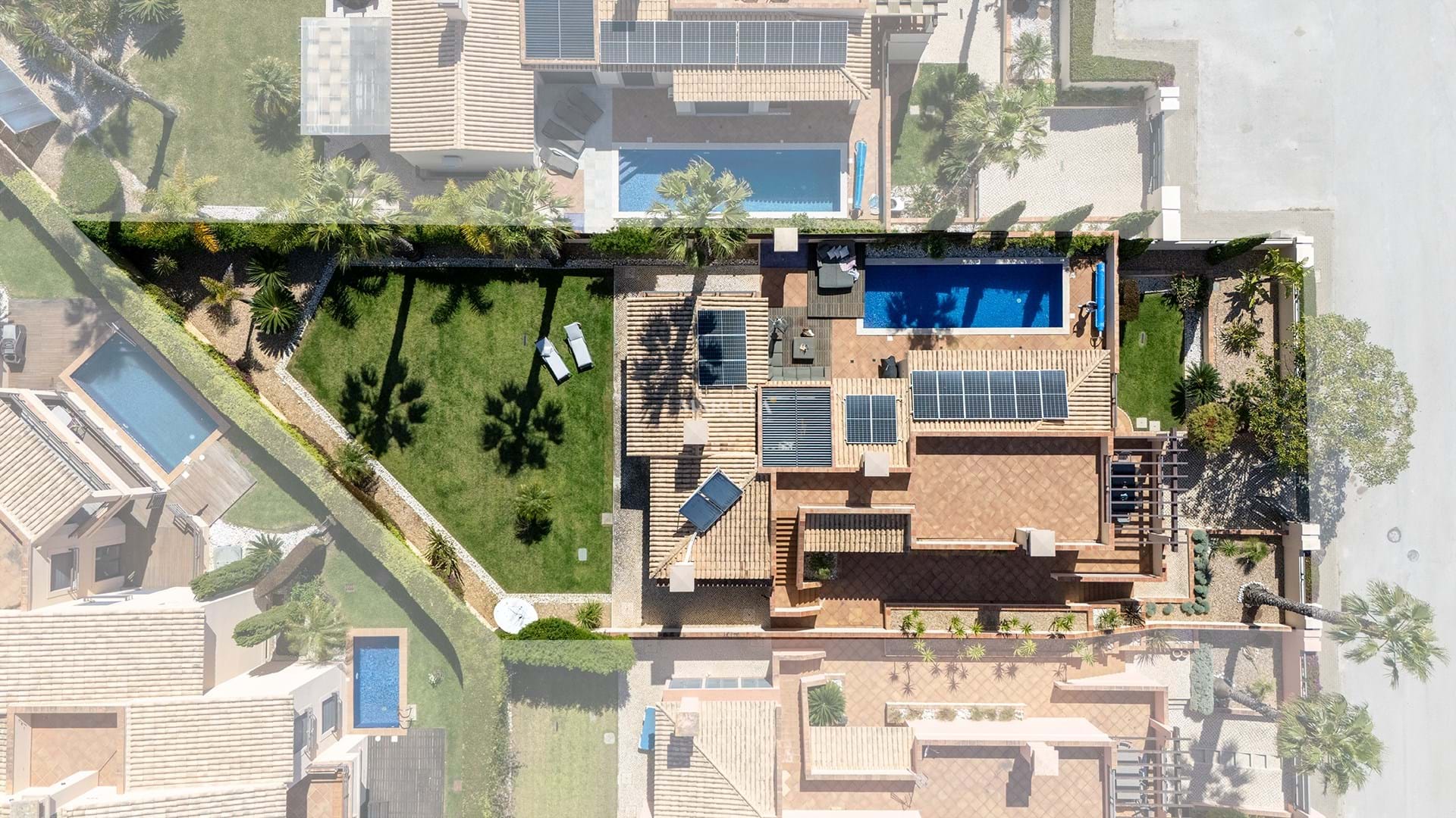 pdm-60 Sea View 4-Bedroom Villa with Heated Pool, Porto Dona Maria, Luz