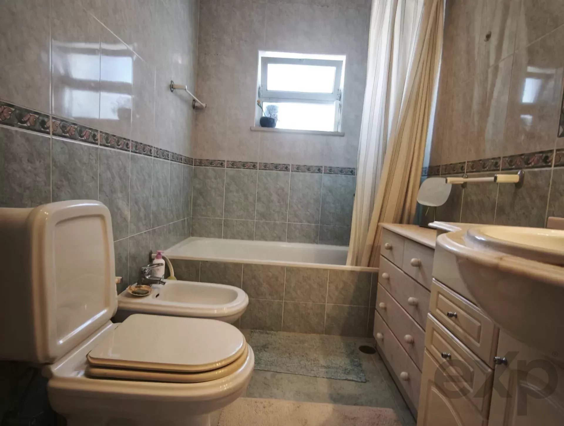 Converted T2 last floor apartment – Alvor. Portimão