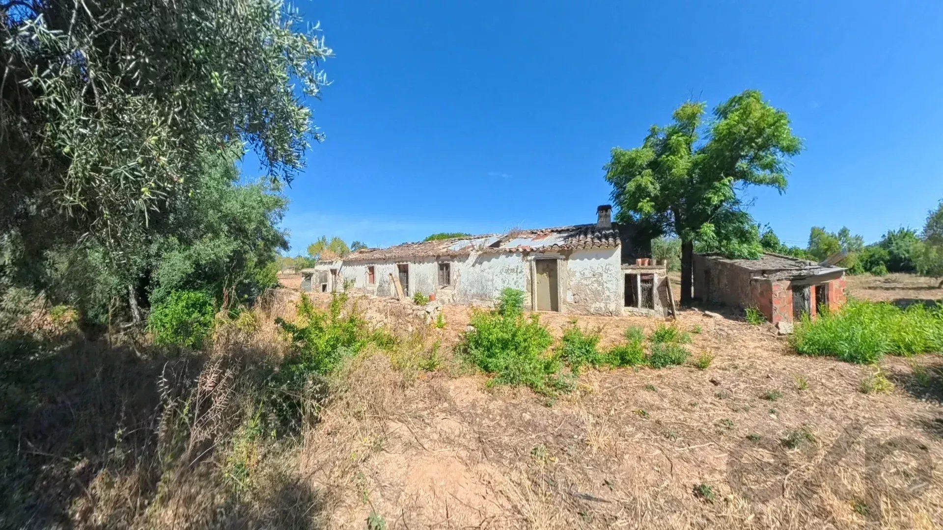Traditional Countryside Property in Santo Estêvão, Tavira