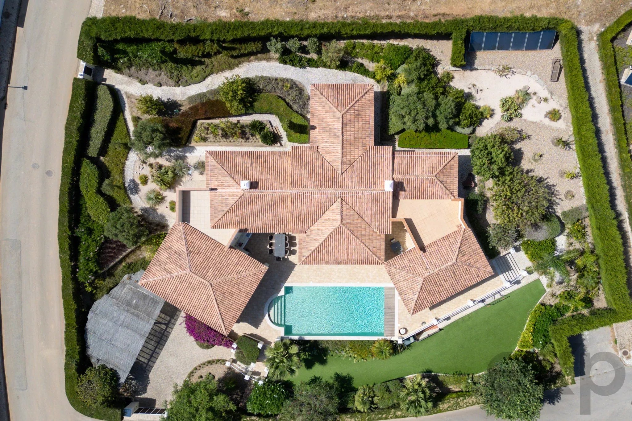 Sea-View Family Villa with Salt-Water Pool, Montinhos da Luz
