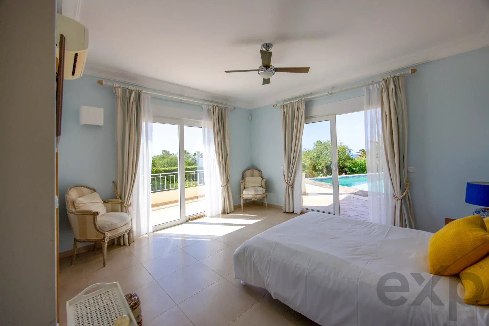 Sea-View Family Villa with Salt-Water Pool, Montinhos da Luz