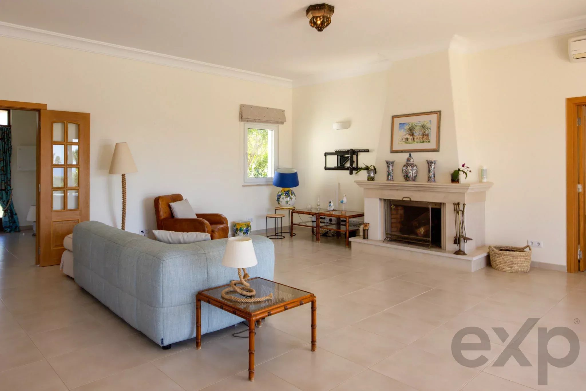 Sea-View Family Villa with Salt-Water Pool, Montinhos da Luz