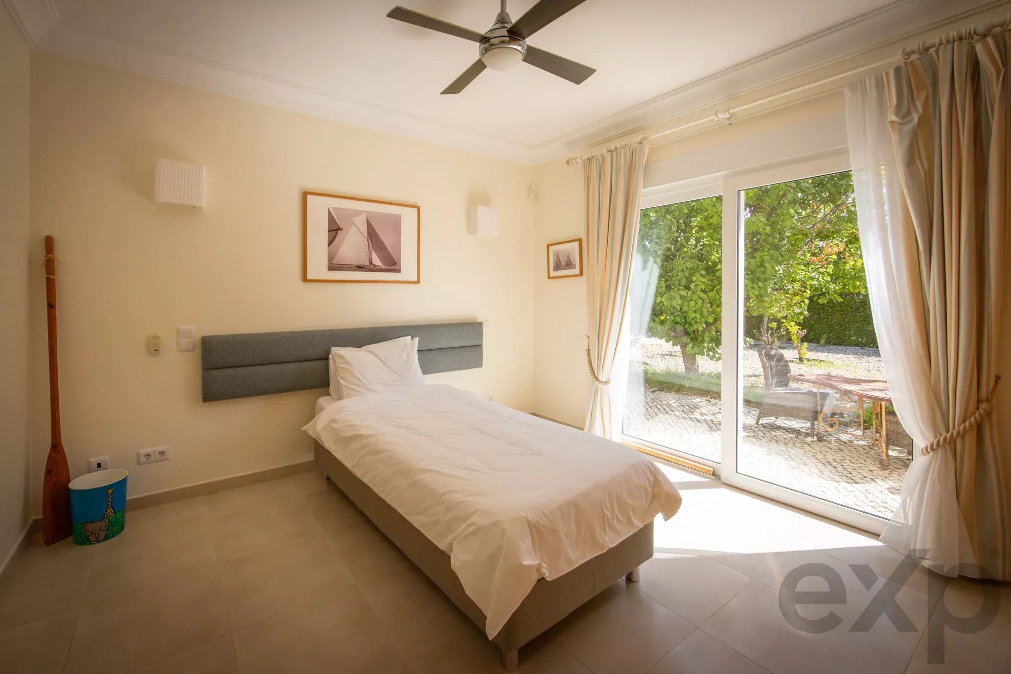 Sea-View Family Villa with Salt-Water Pool, Montinhos da Luz