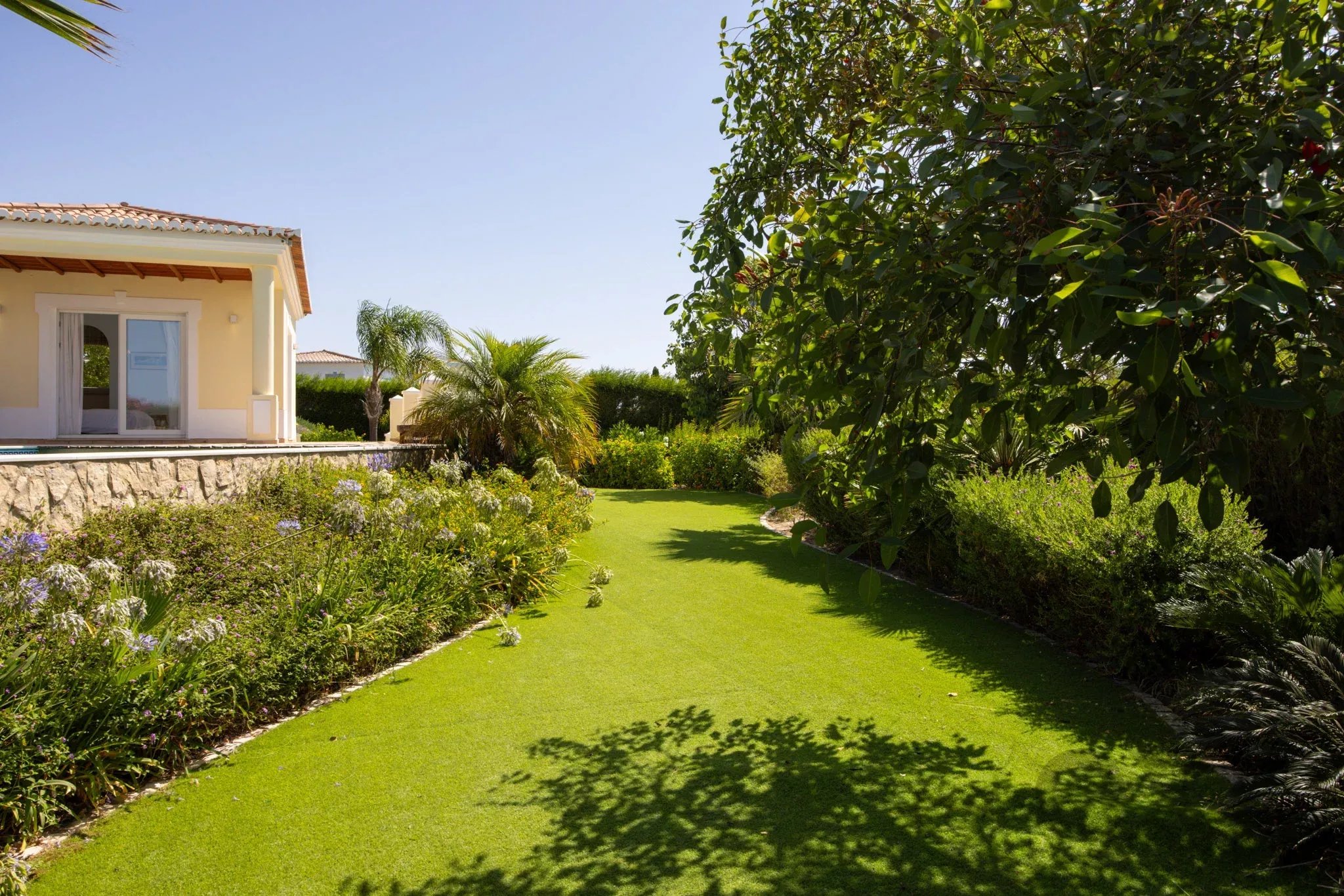 Sea-View Family Villa with Salt-Water Pool, Montinhos da Luz