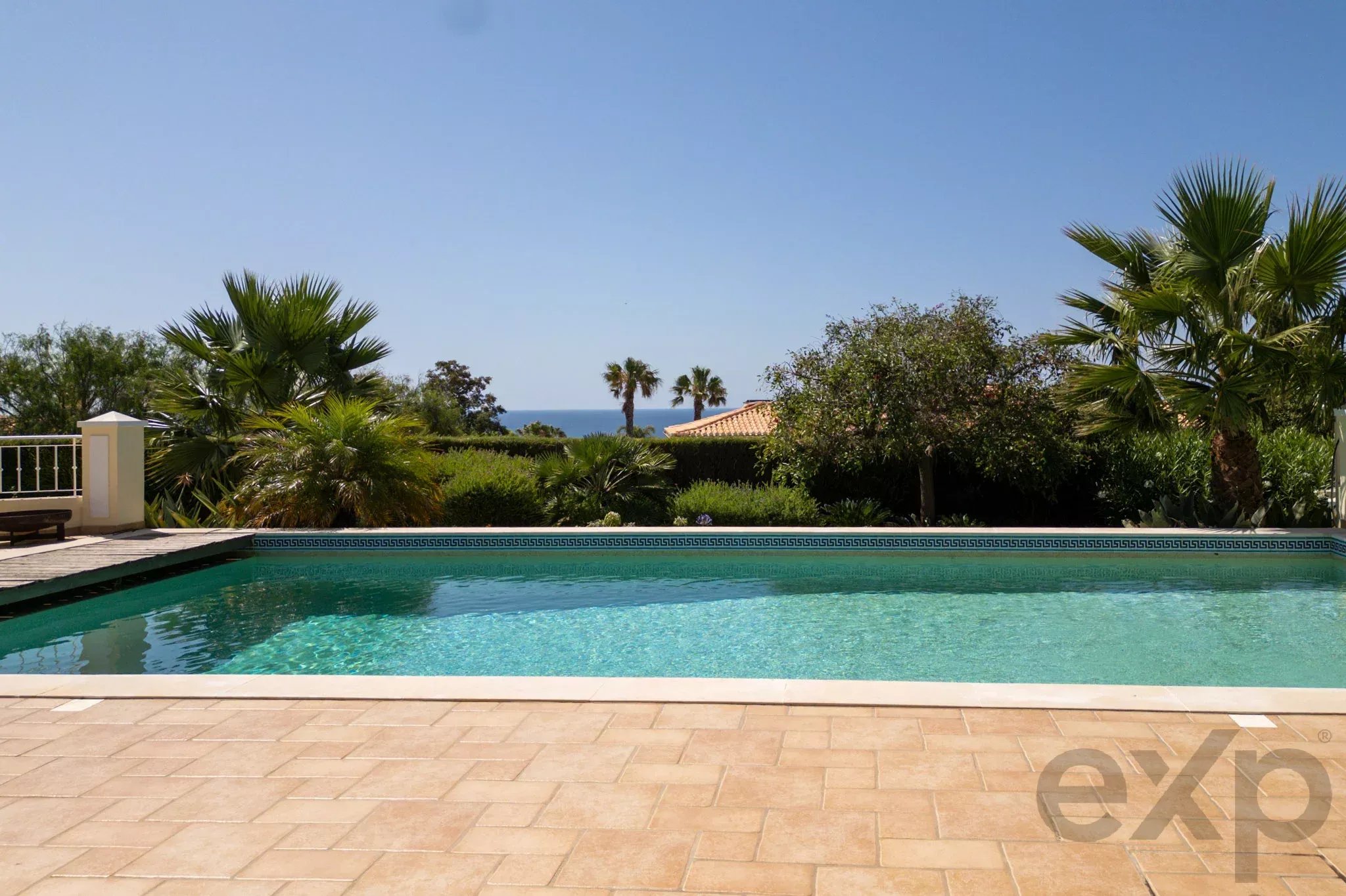 Sea-View Family Villa with Salt-Water Pool, Montinhos da Luz