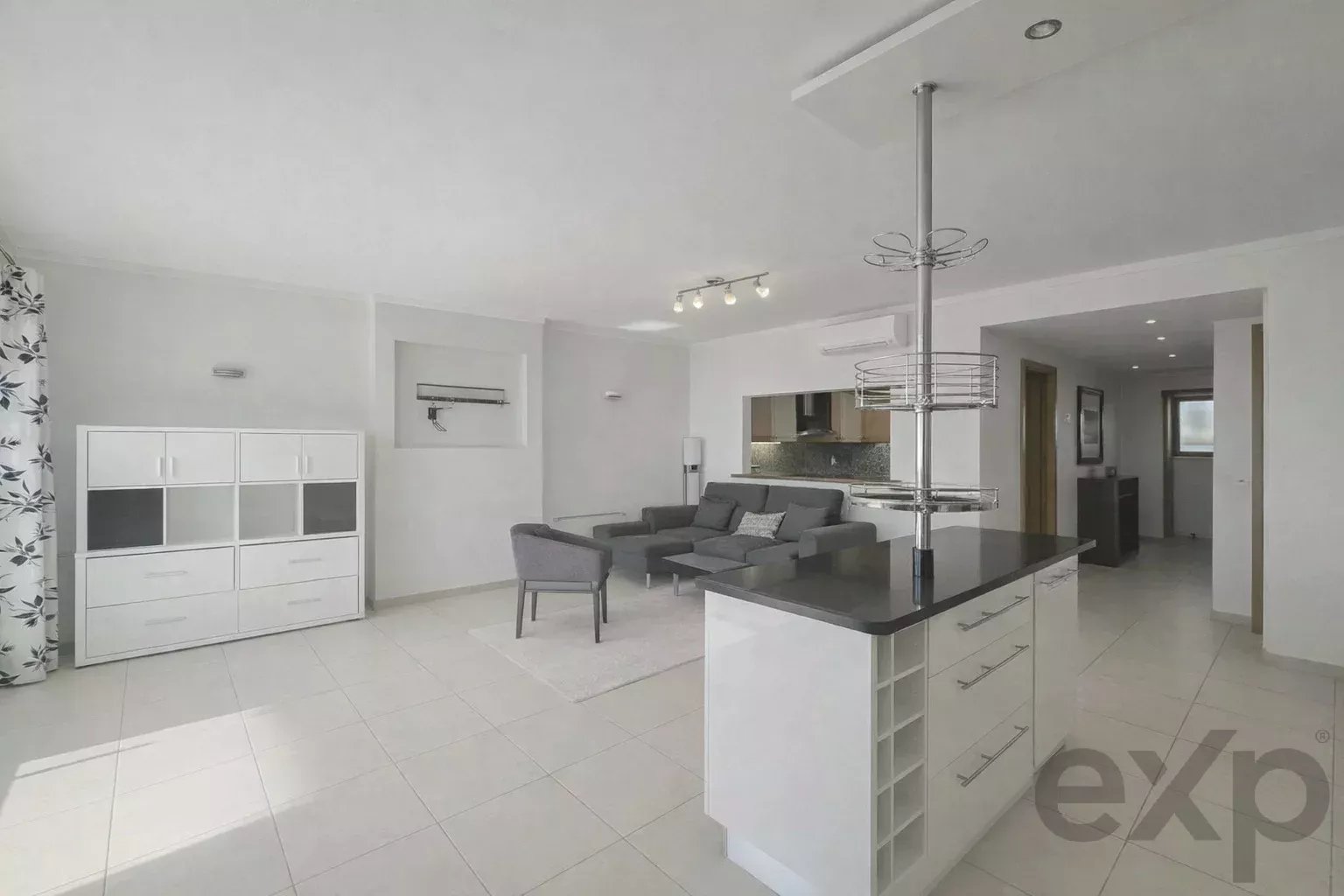 Semi-detached house with independent Apartment & rooftop – Exceptional panoramic view