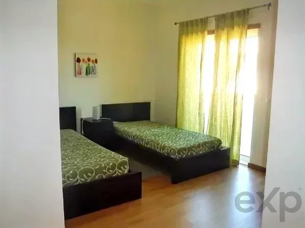 Moradia T4 em Condomínio Fechado em Moncarapacho
