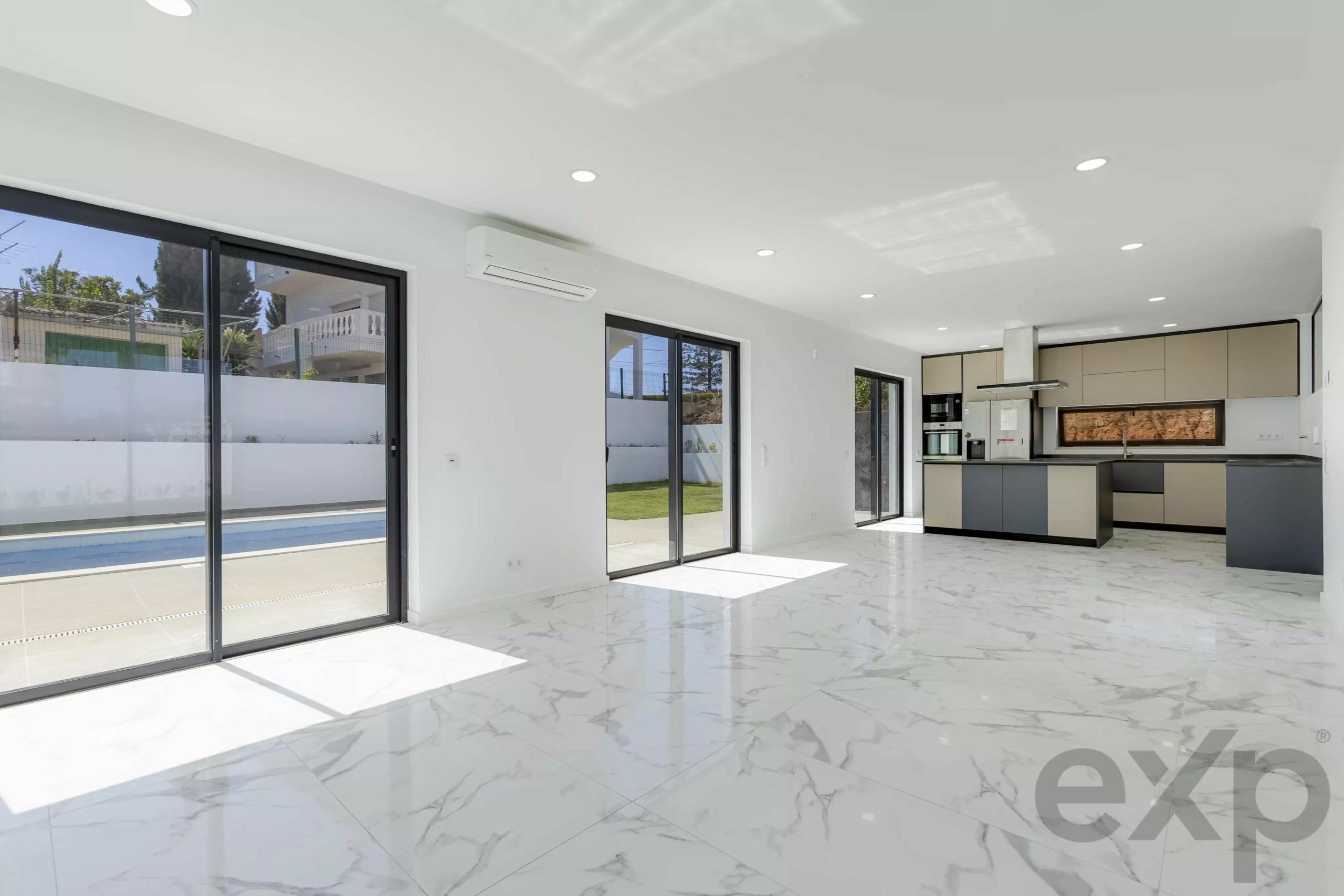 New-Build Villa with Private Pool, Steps from Meia Praia, Lagos