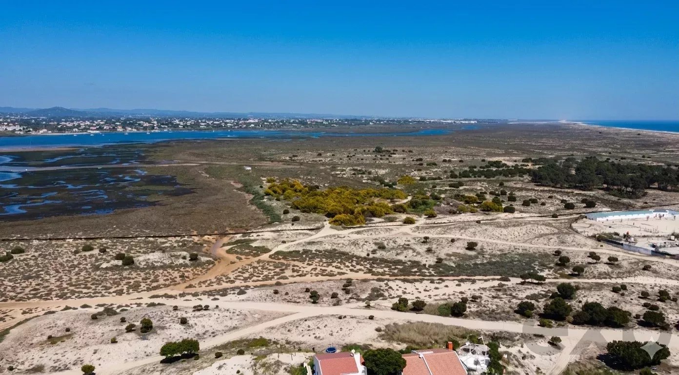 3-Bedroom House on Armona Island, Algarve | Near the Beach | Excellent Location