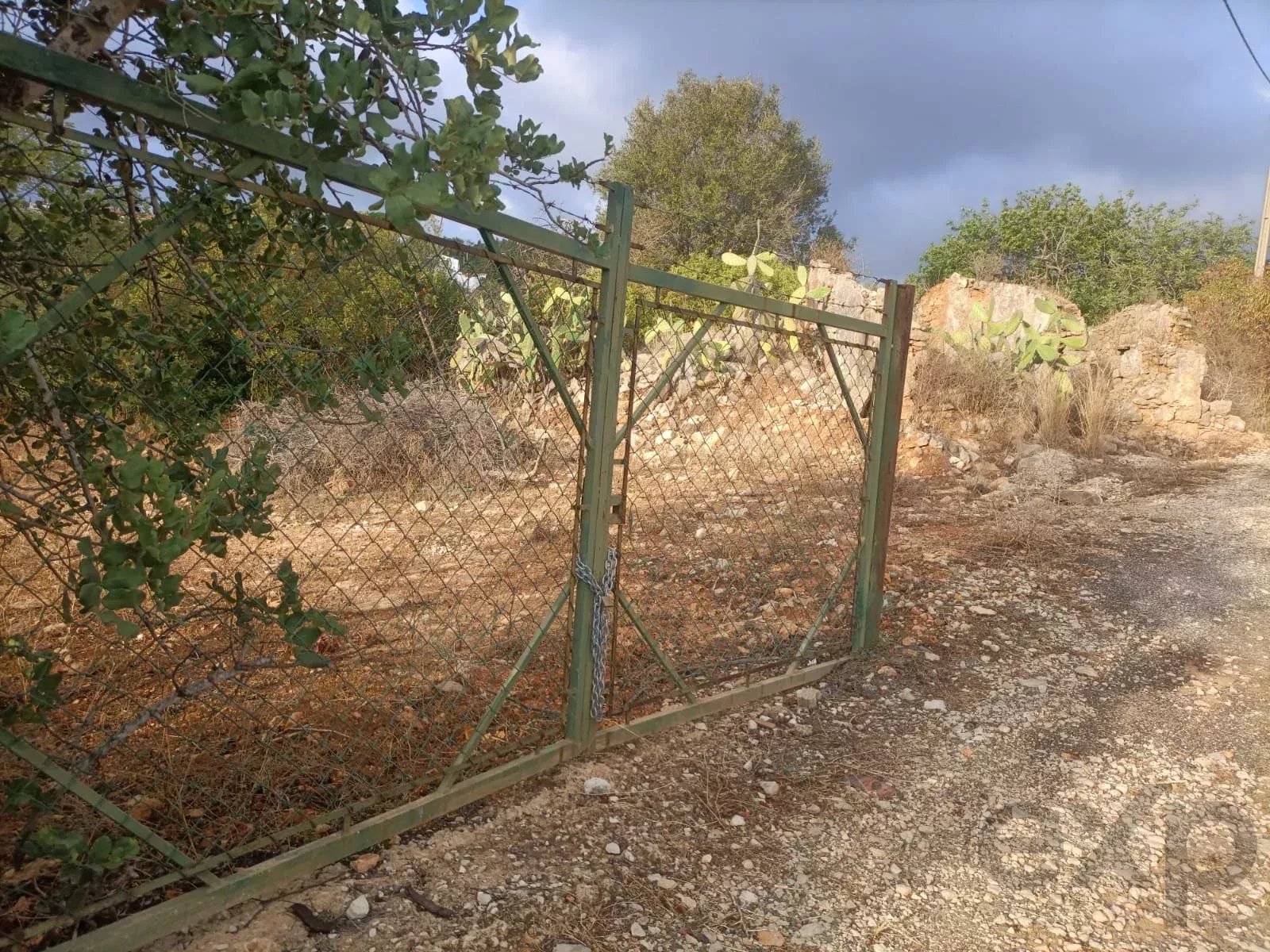 Bouwperceel met potentieel in Estoi, Faro, Algarve